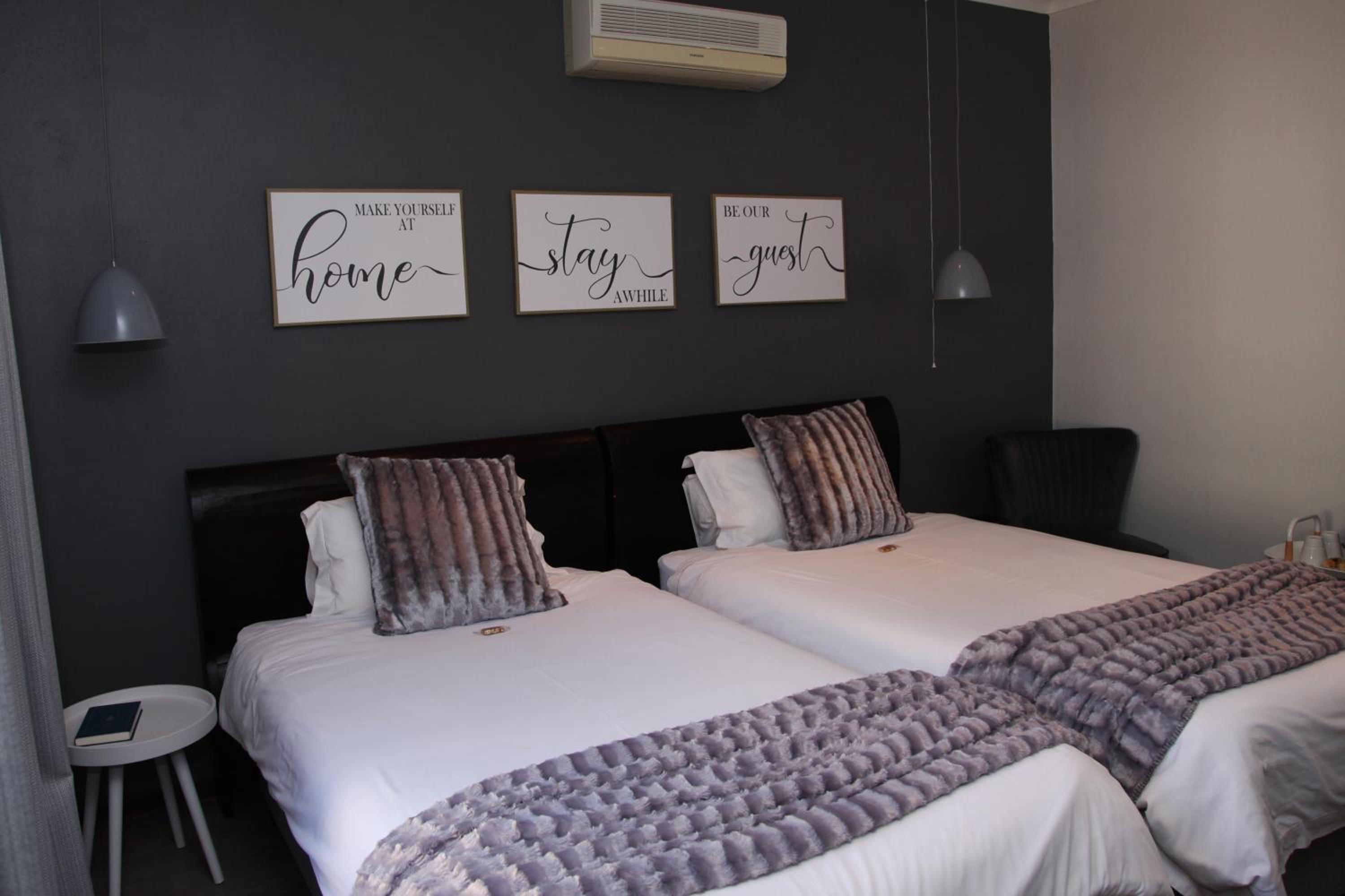 Twin Room photo 1