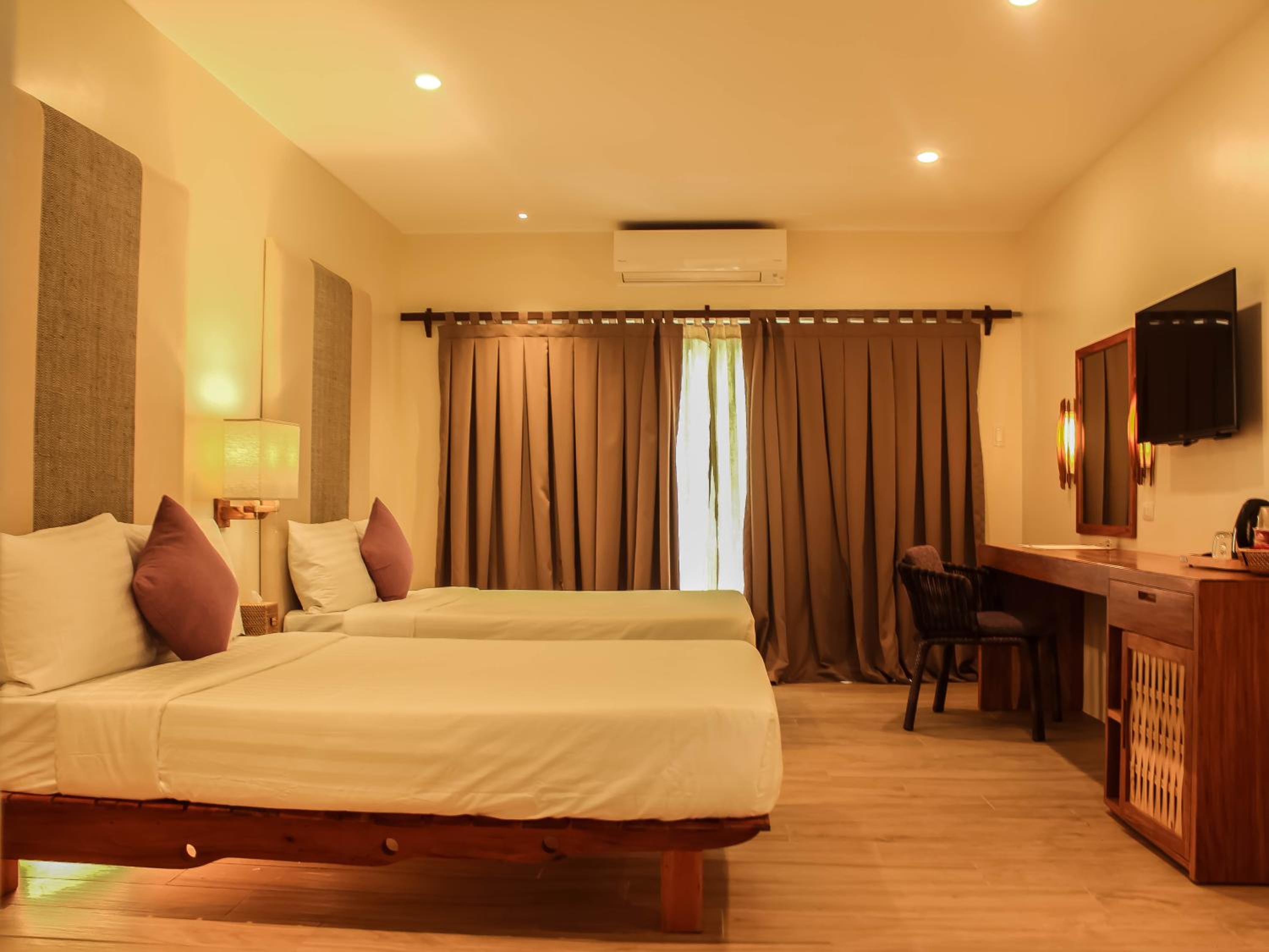 Deluxe Room - Photo 2