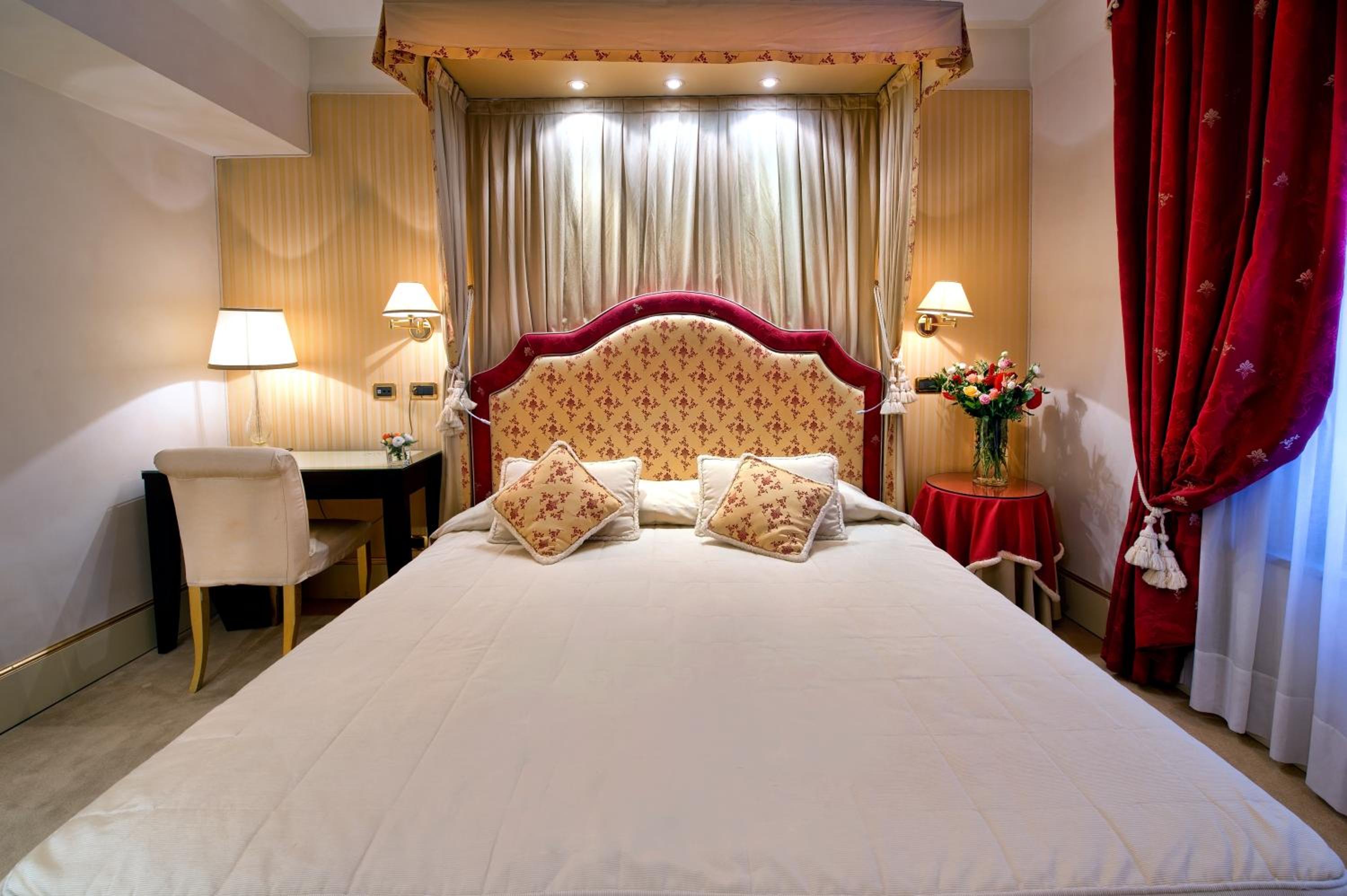 Deluxe Suite photo 1