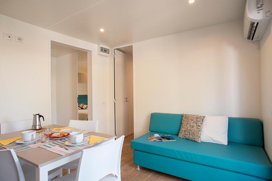 Mobile Home Executive - Photo 4