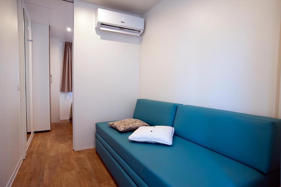 Mobile Home Executive - Photo 12