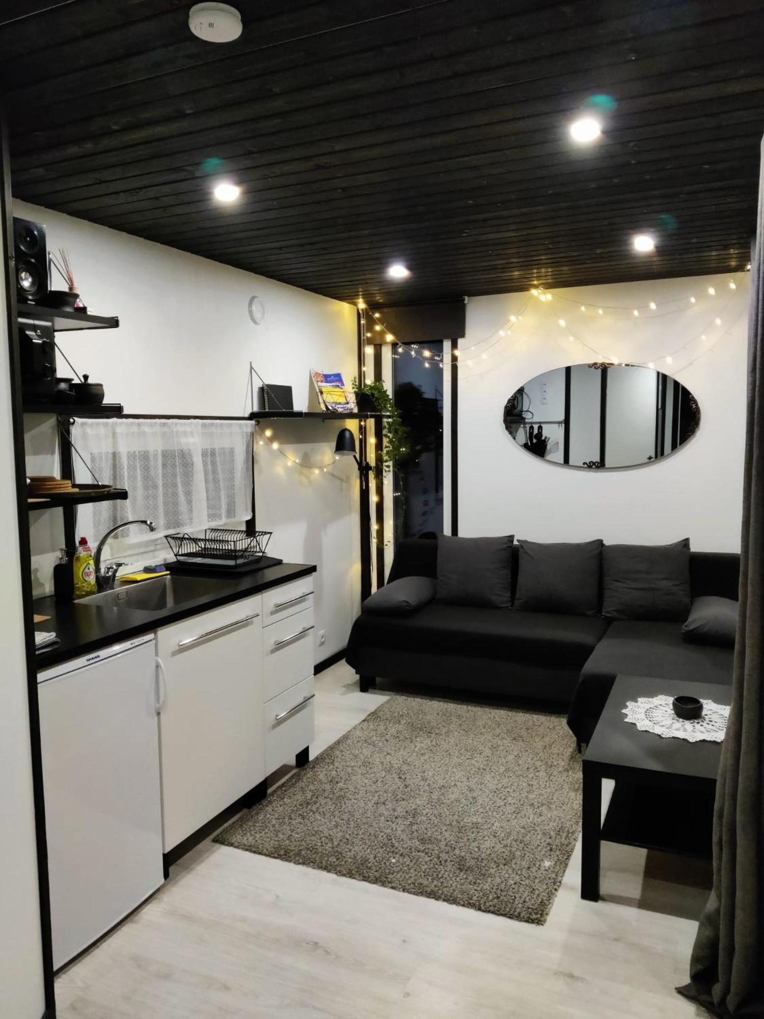 One-Bedroom House - Photo 24