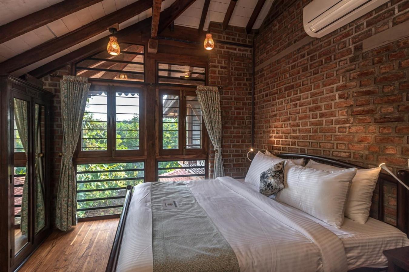 Villa photo 1