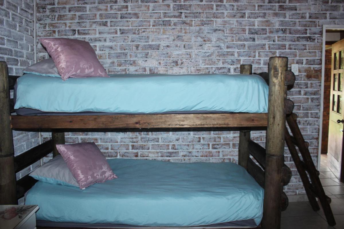 Family Room with Private Bathroom photo 1