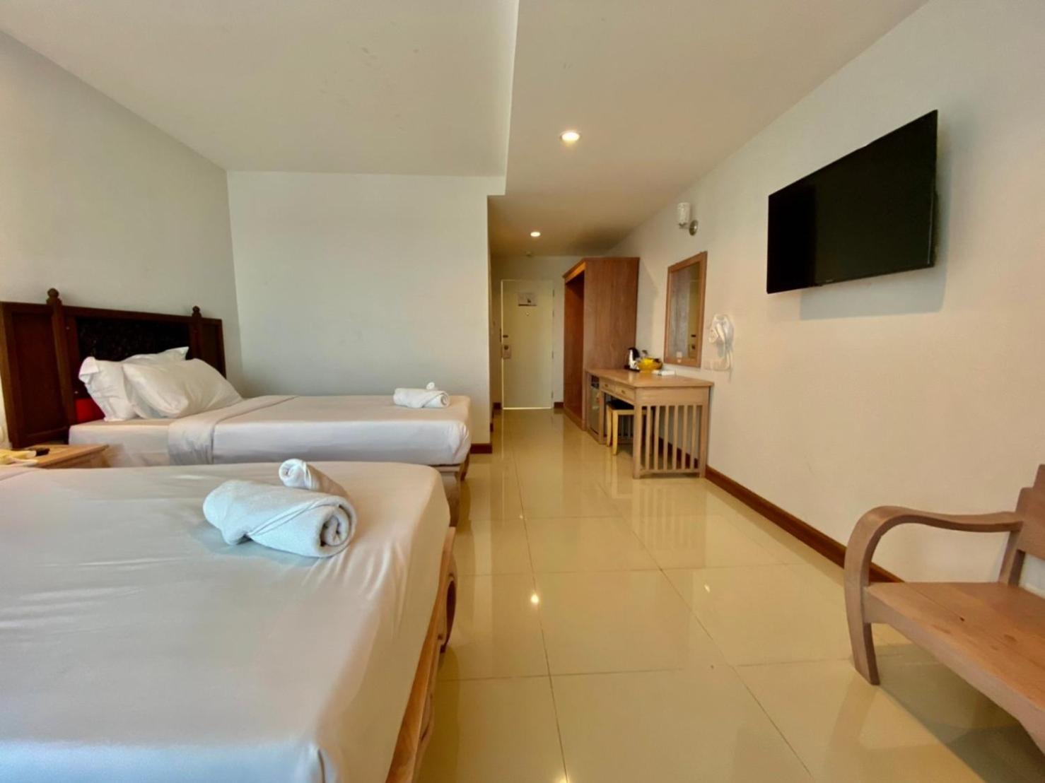 Superior Double or Twin Room - Photo 17