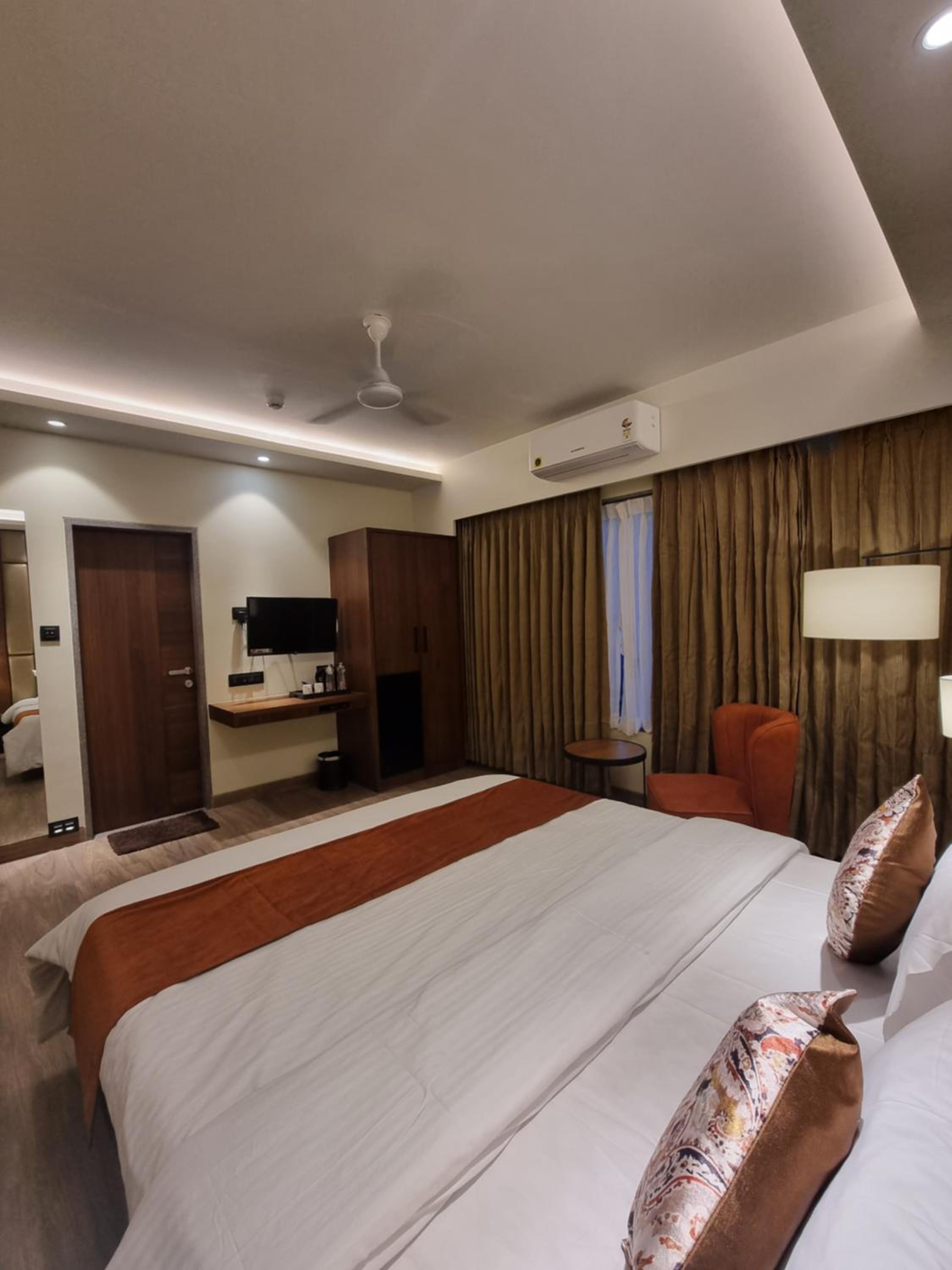 Large Double or Twin Room - Photo 4