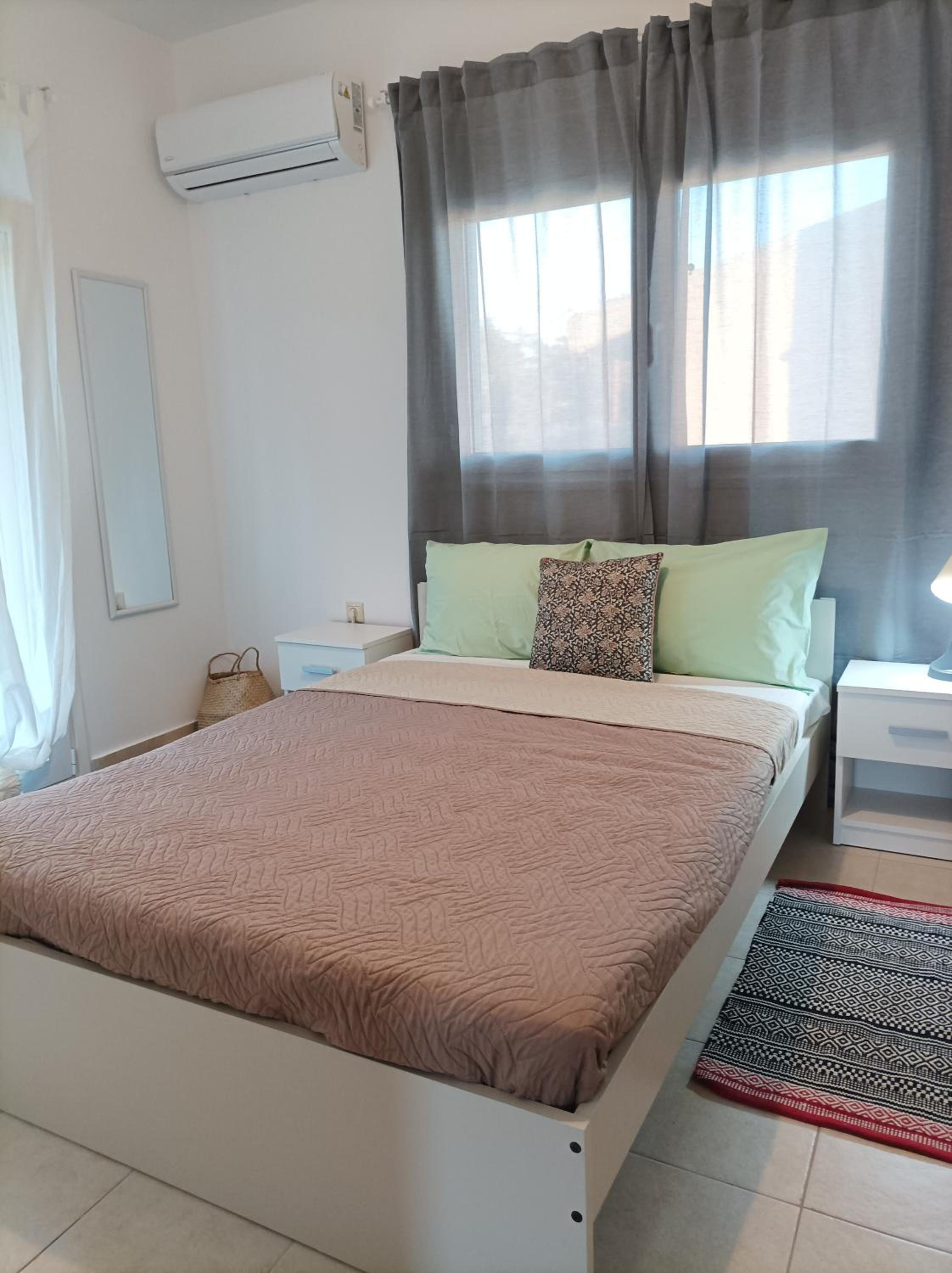 One-Bedroom Apartment photo 3