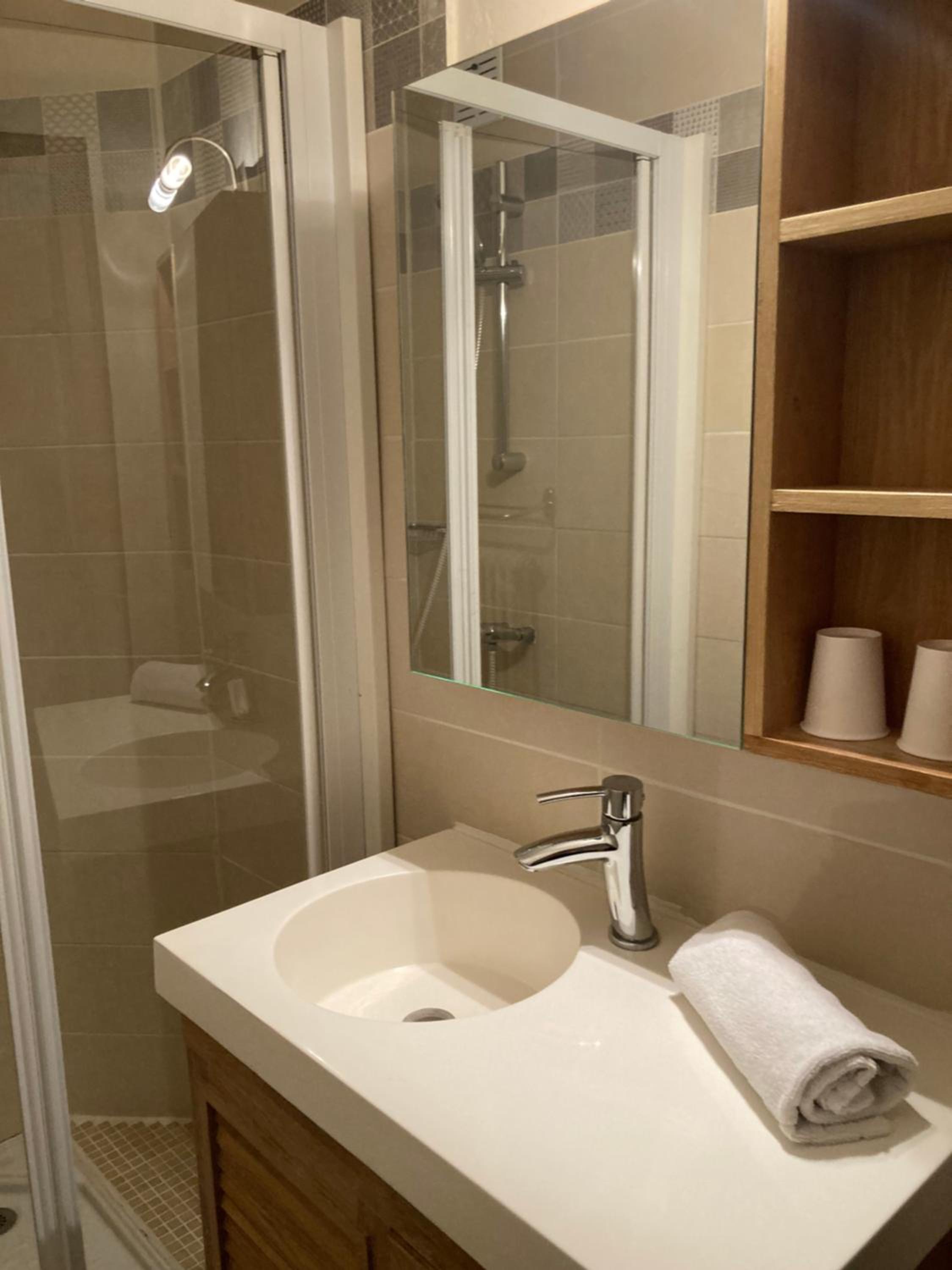 Double or Twin Room photo 3