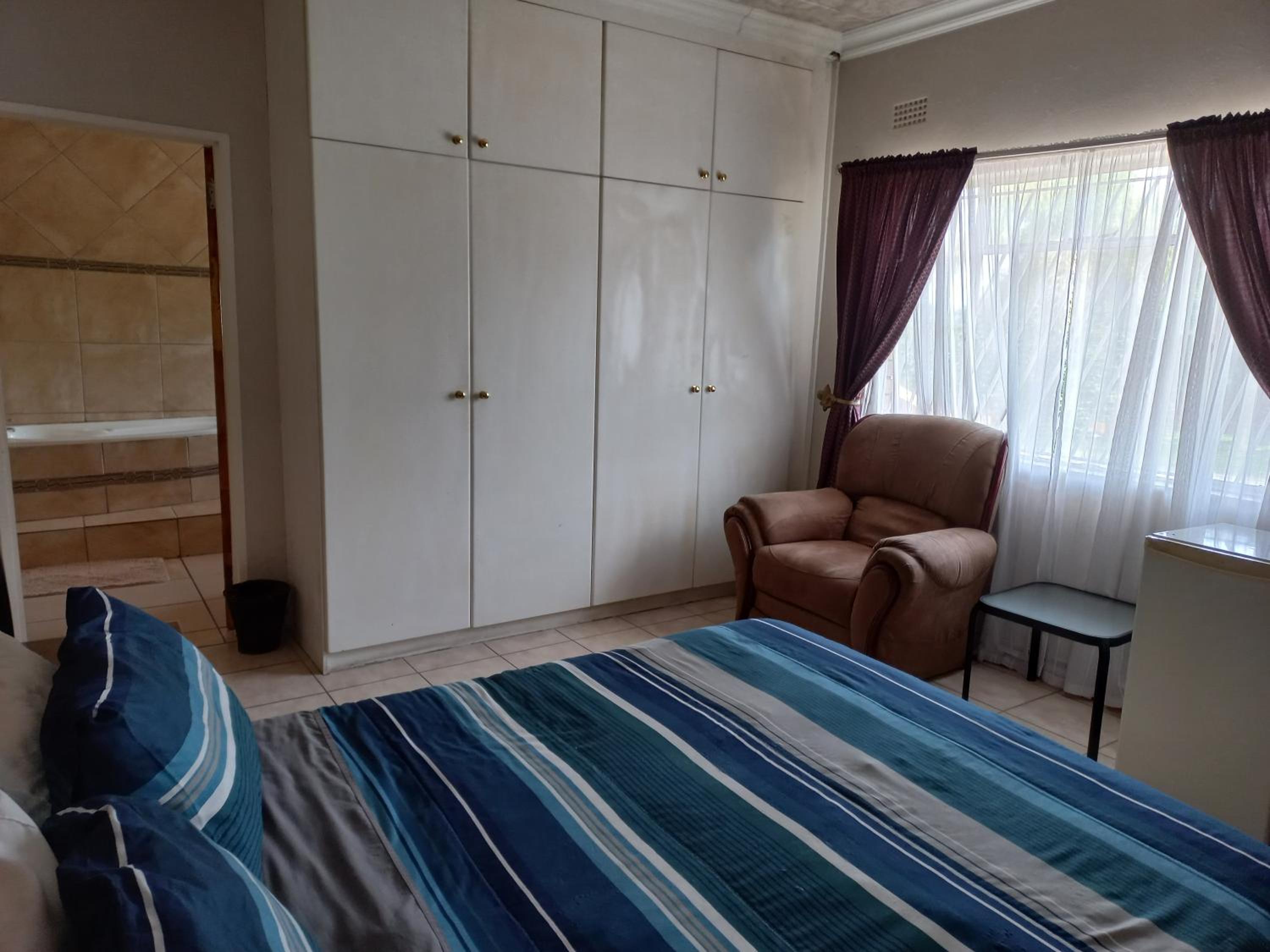 Standard Double Room - Photo 2