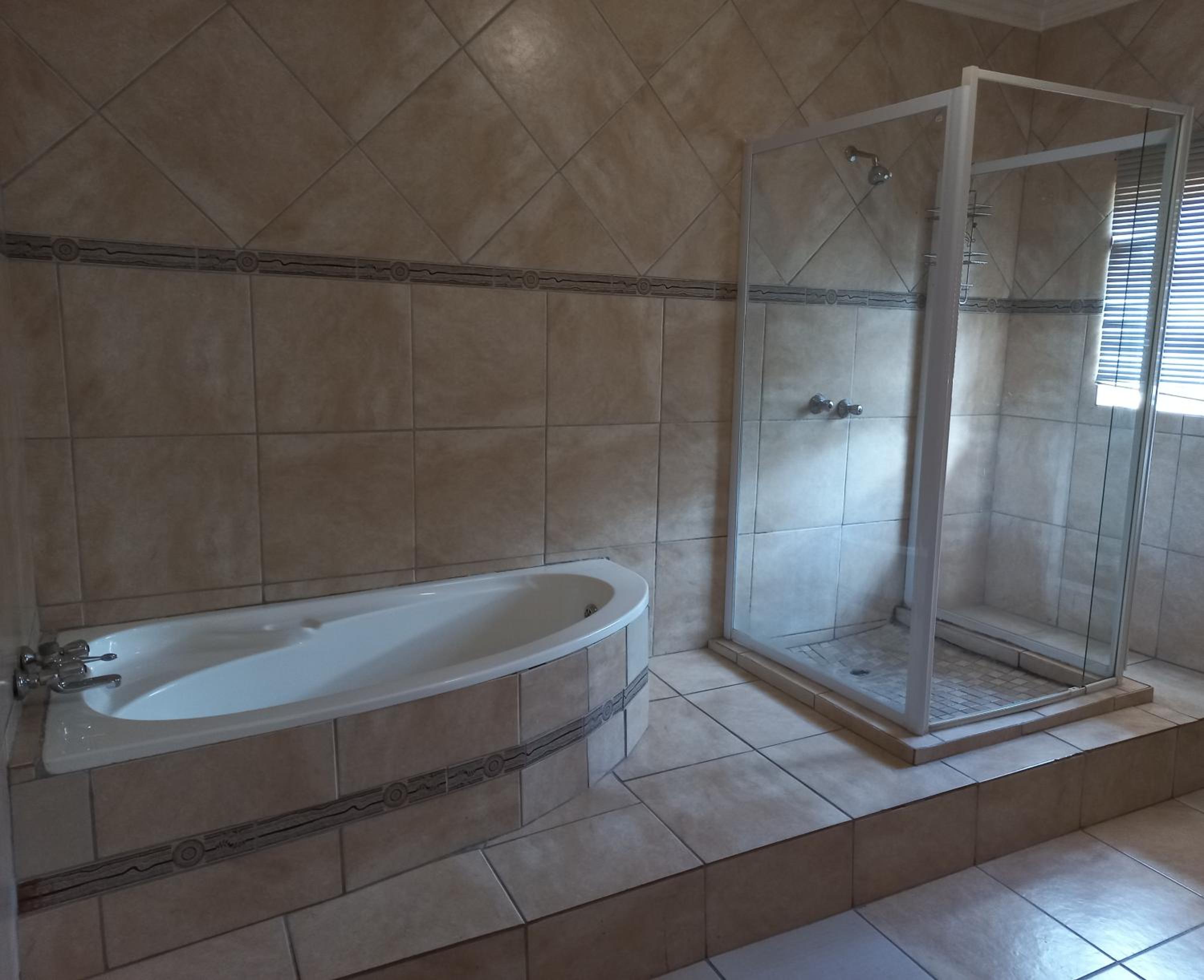 Standard Double Room - Photo 5