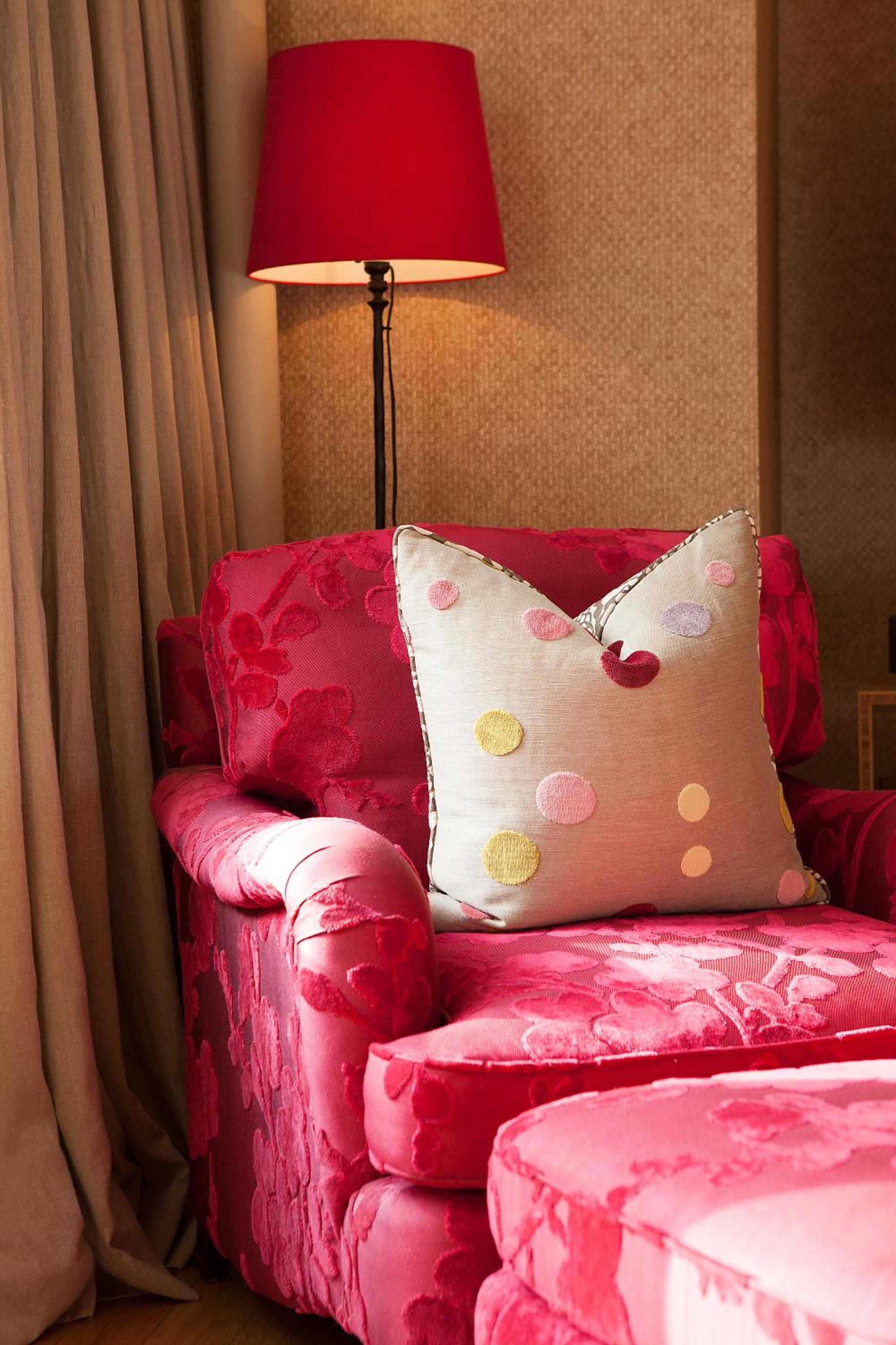 King Room thumbnail 6