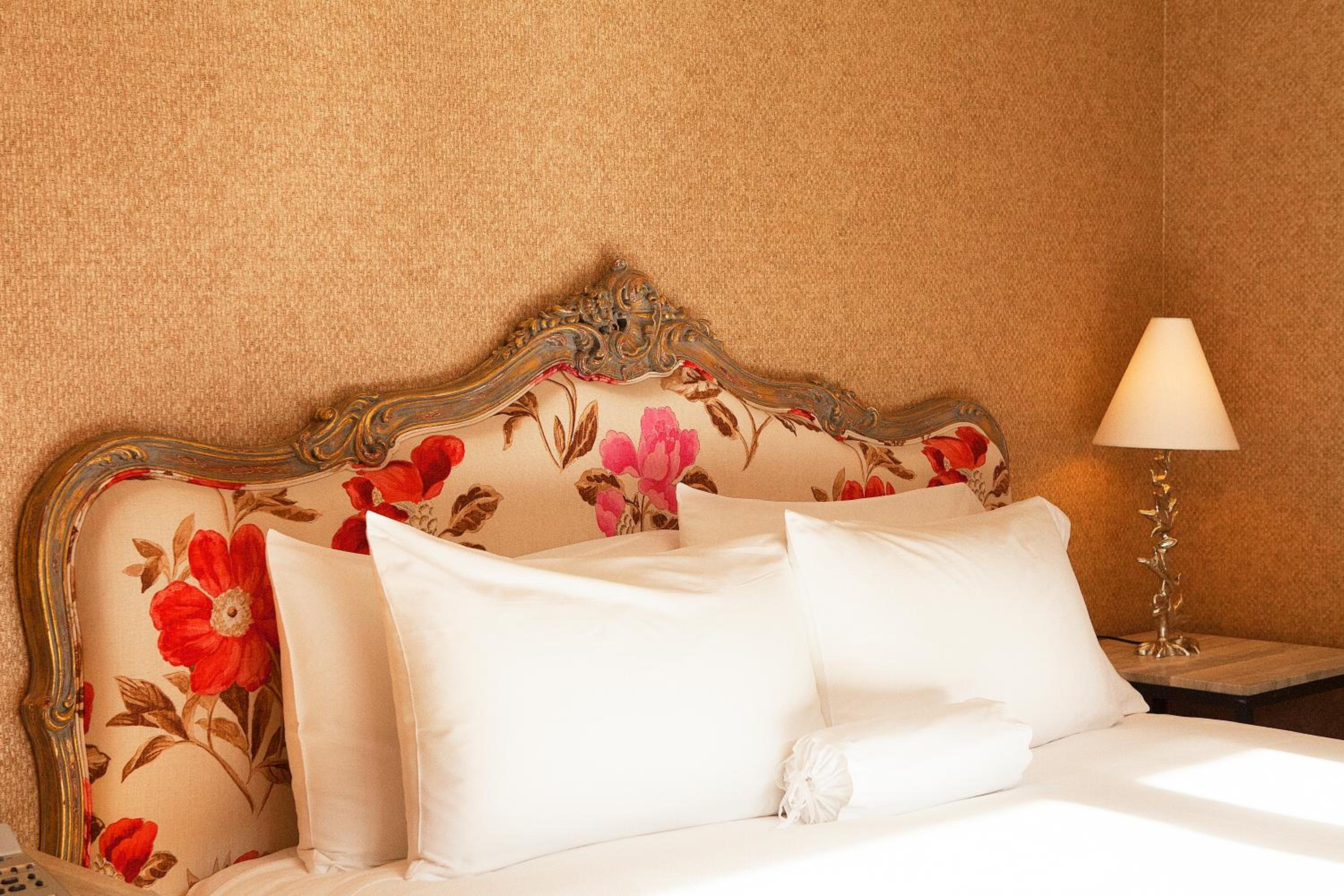 King Room thumbnail 5
