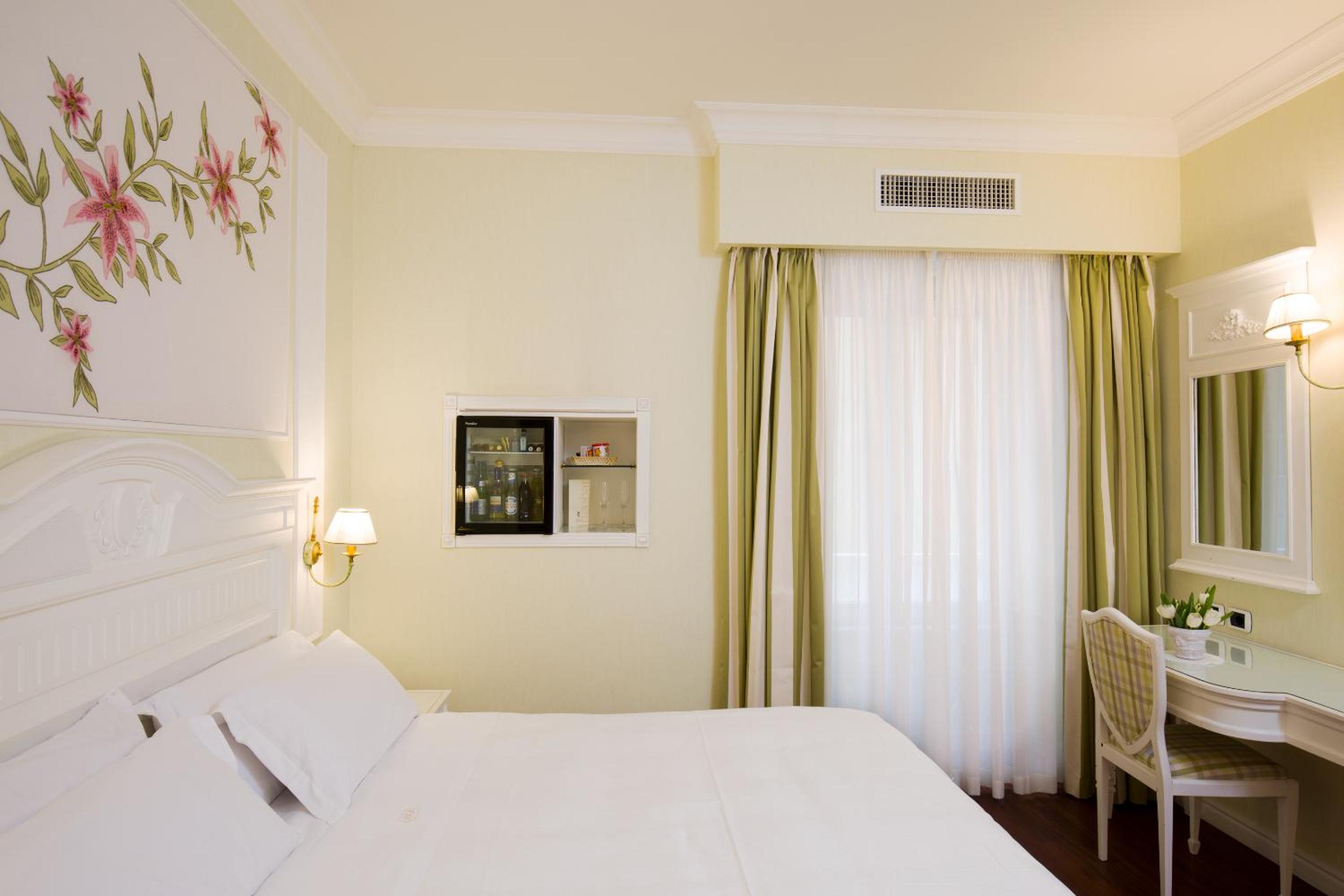 Classic Double or Twin Room photo 3