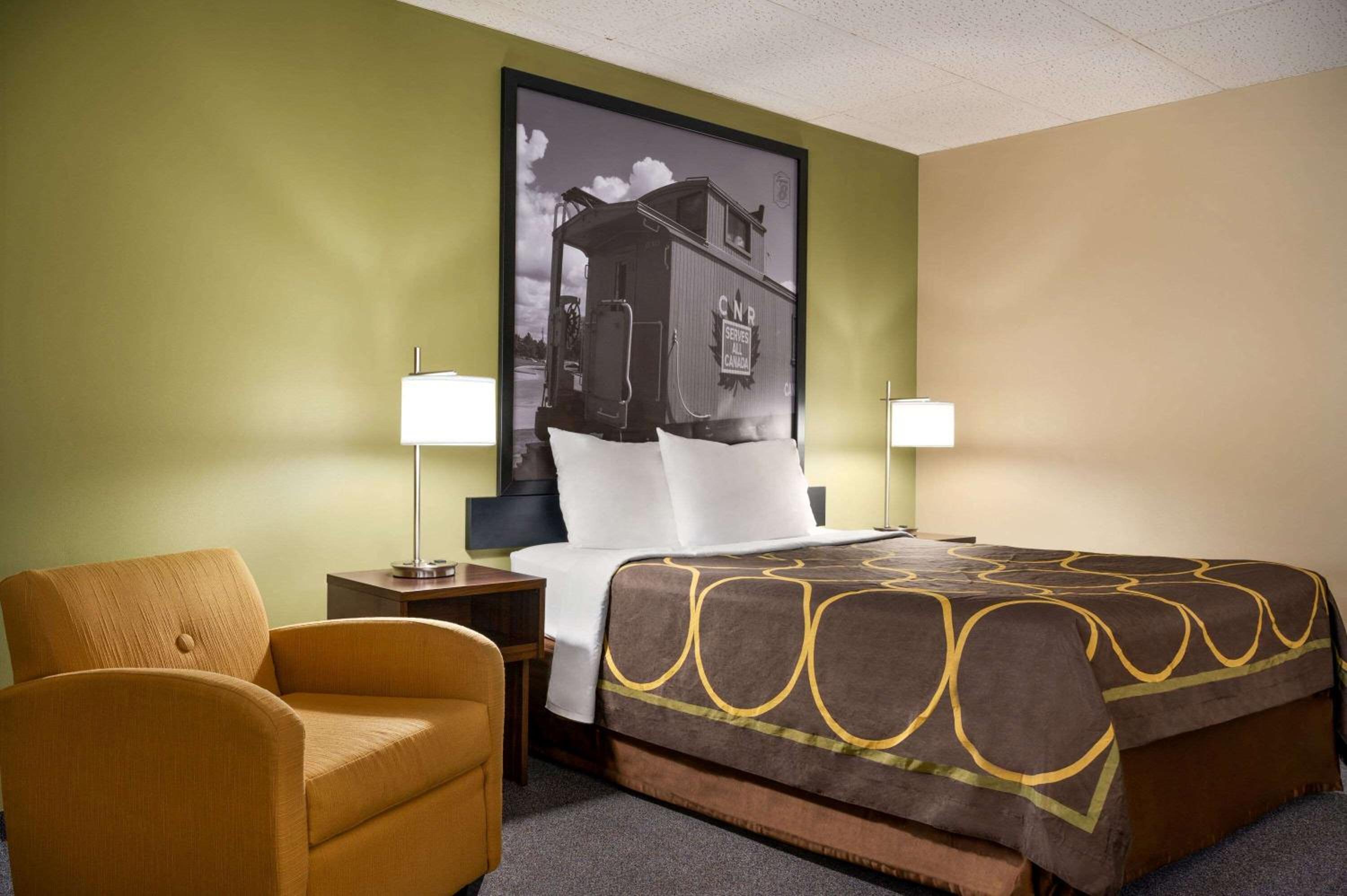 King Room - Non-Smoking - Photo 2