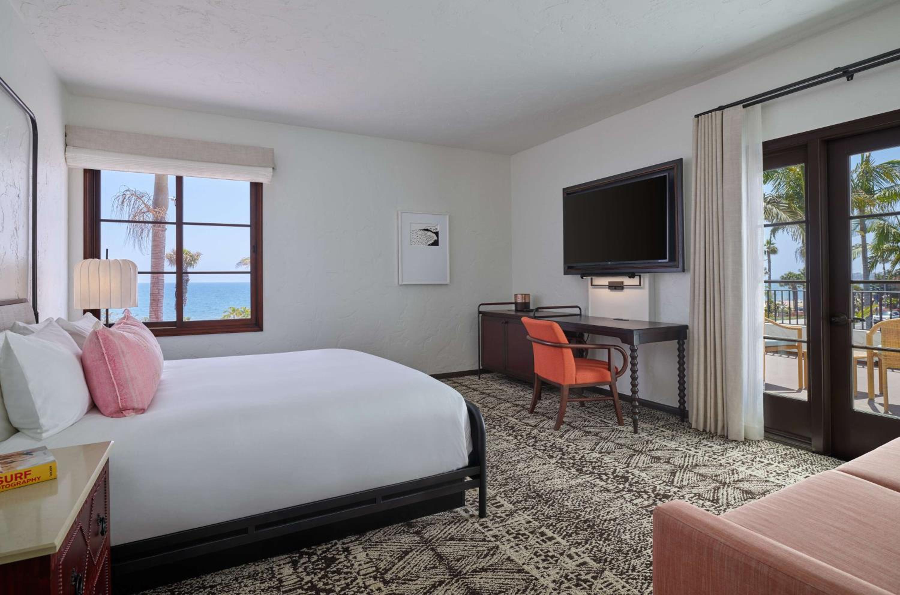 King Room with Balcony and Ocean View - Photo 1