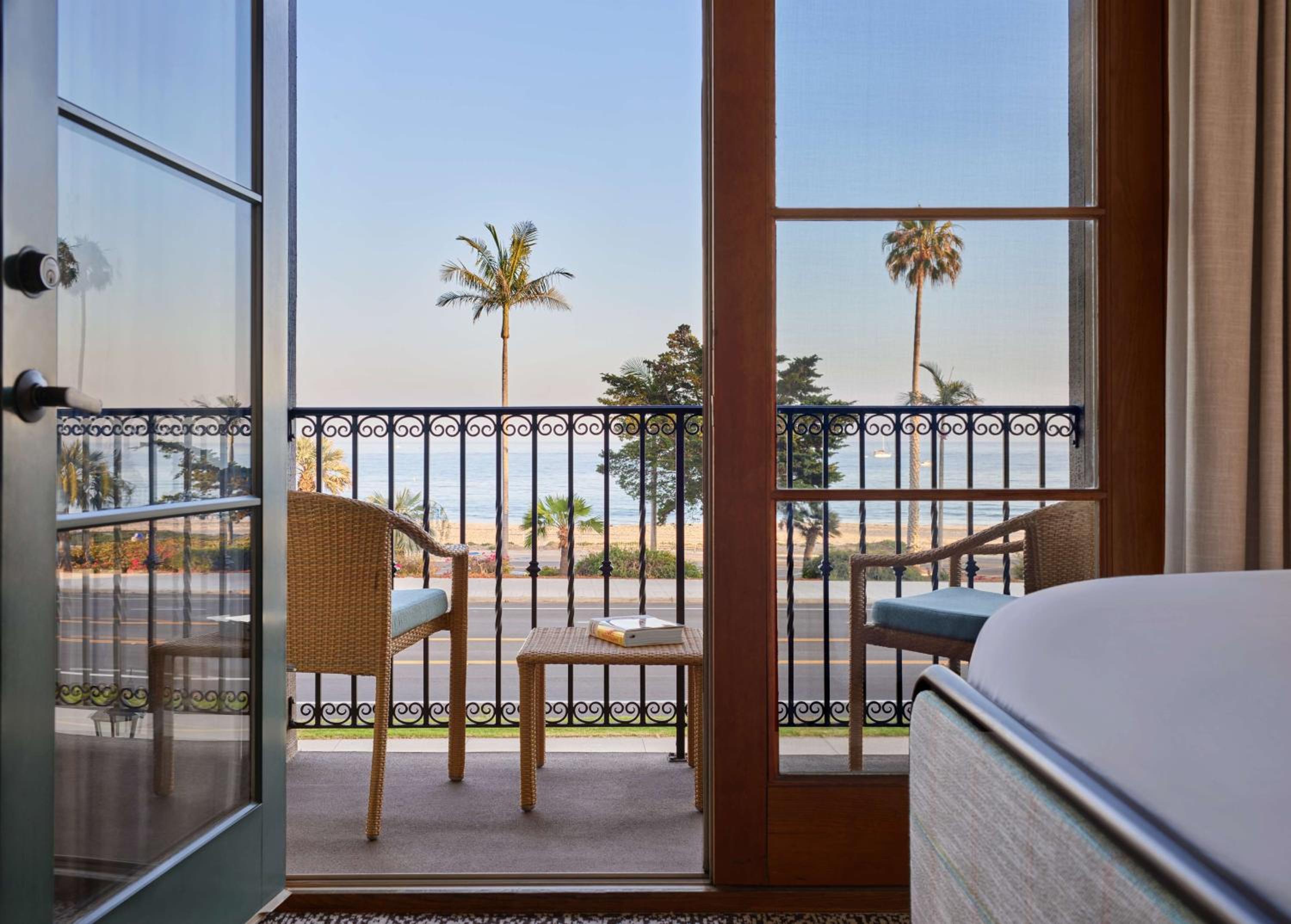 King Room with Balcony and Ocean View - Photo 2