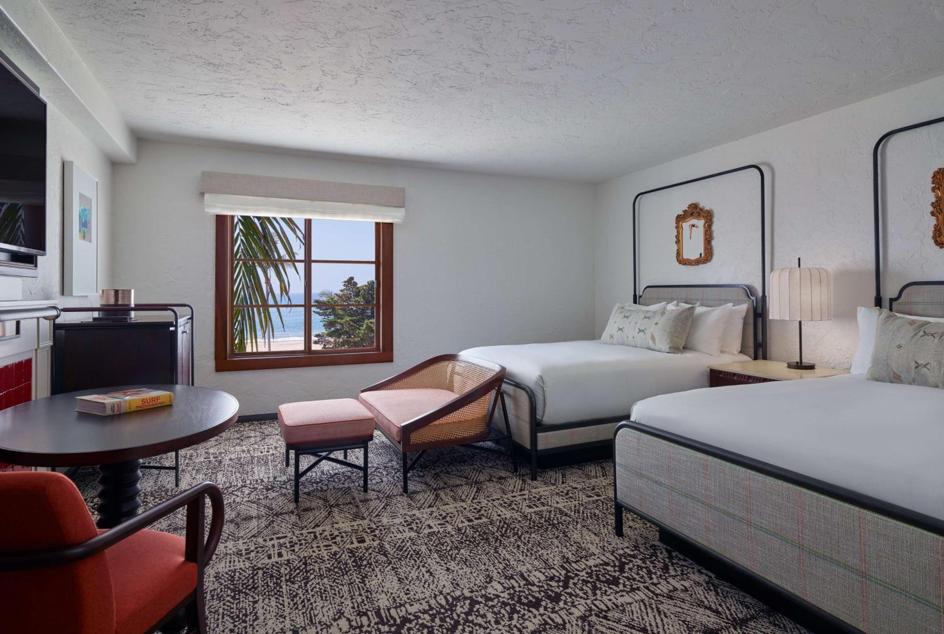 Queen Room with Two Queen Beds with View - Photo 1