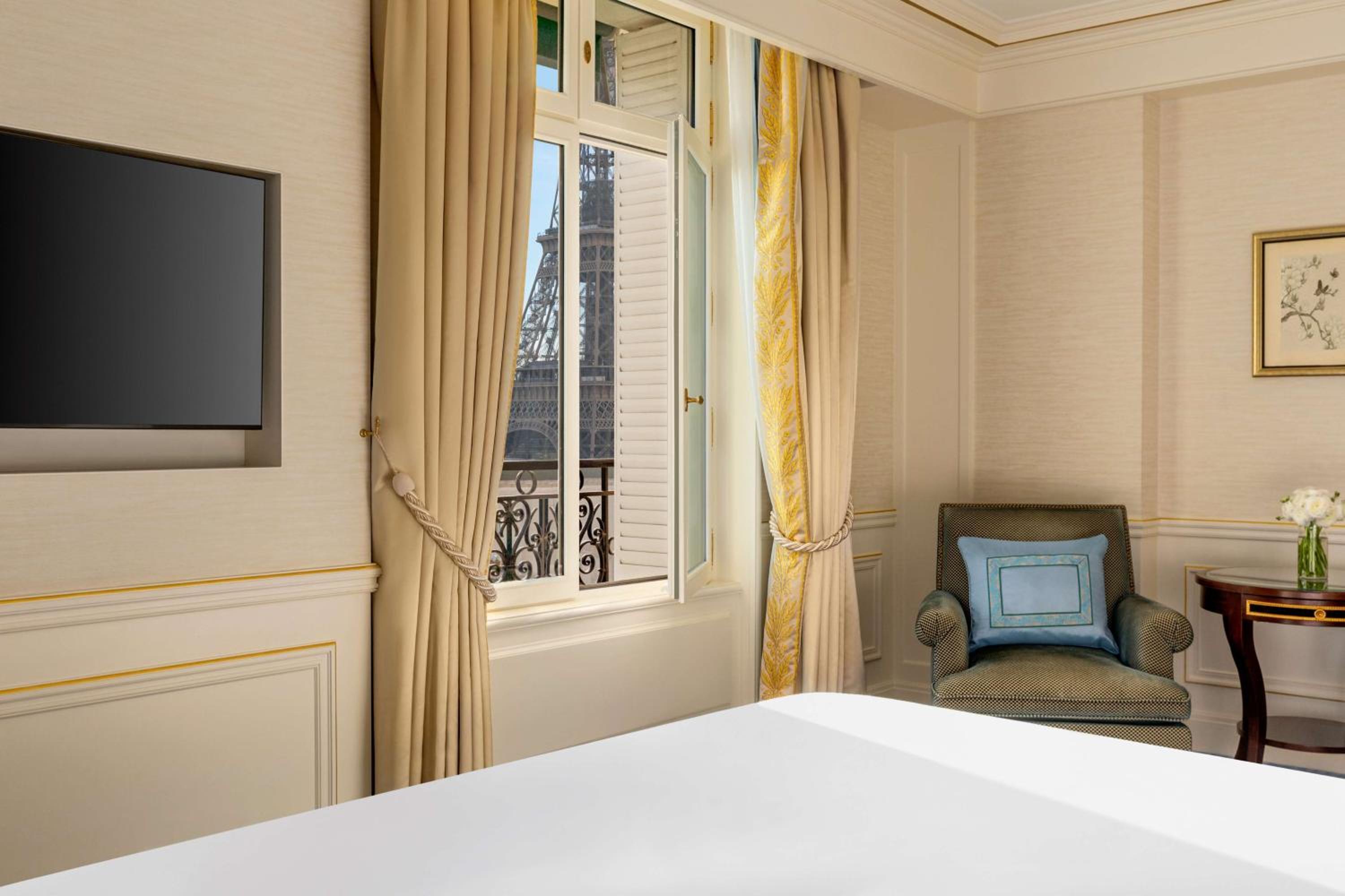 King Room with One King Bed (Non Smoking)
