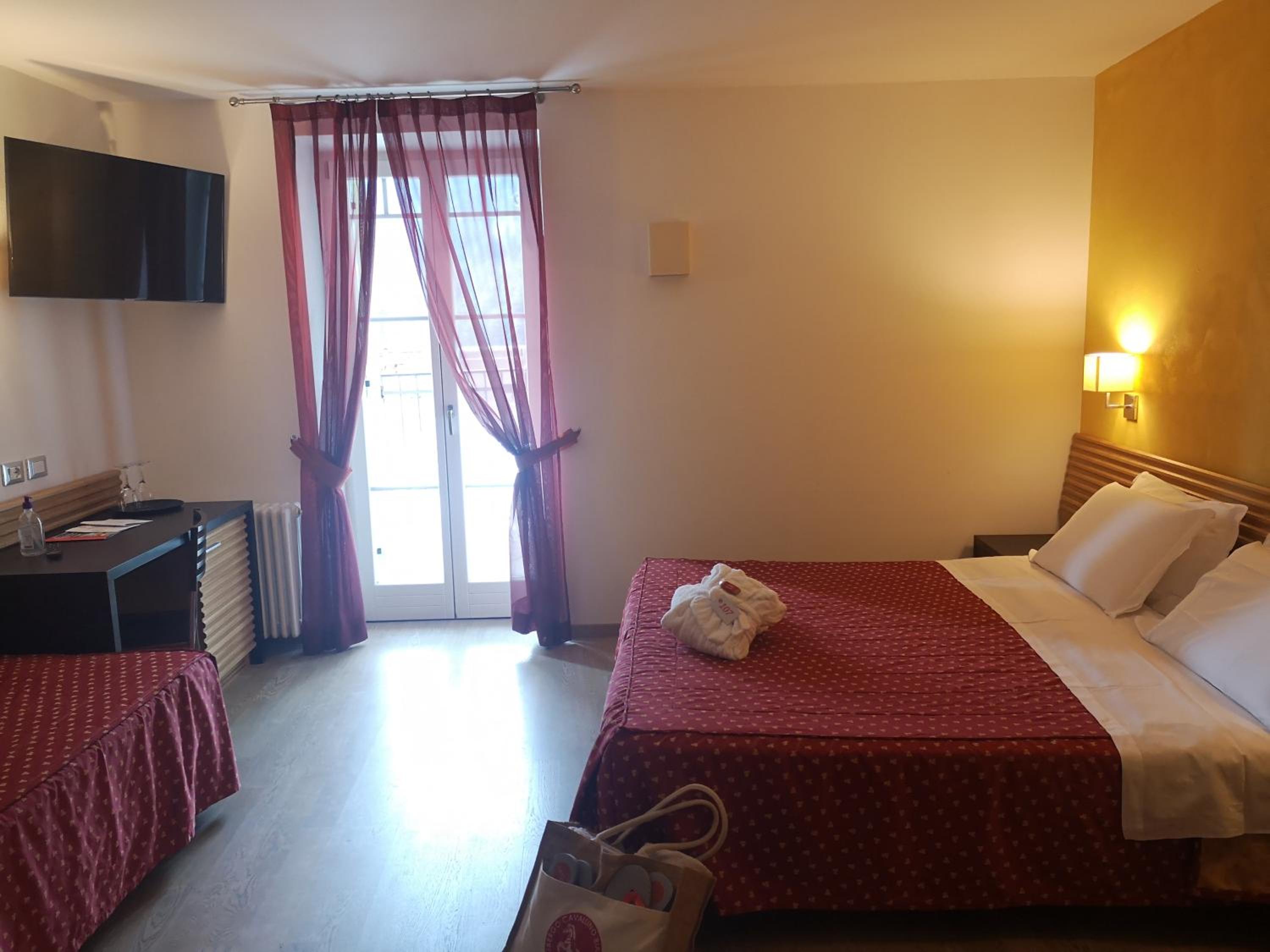 Double or Twin Room with Balcony photo 1