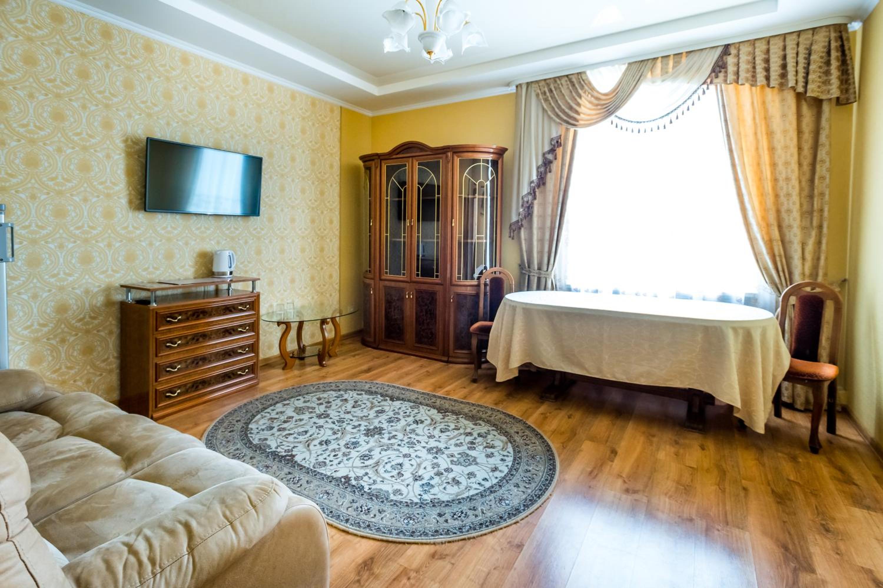 Family Room photo 1