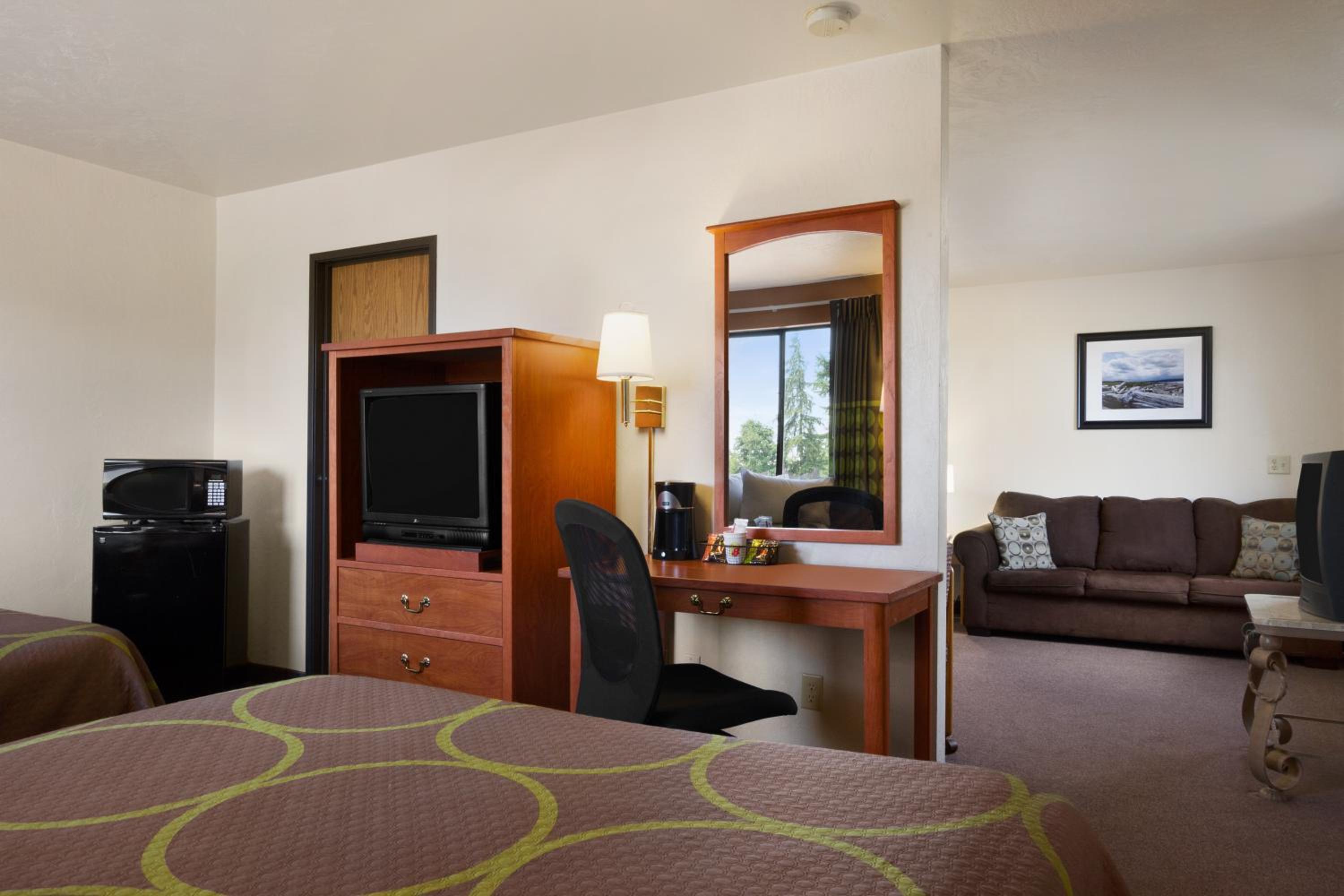 Efficiency Queen Room with Two Queen Beds - Non-Smoking - Photo 1
