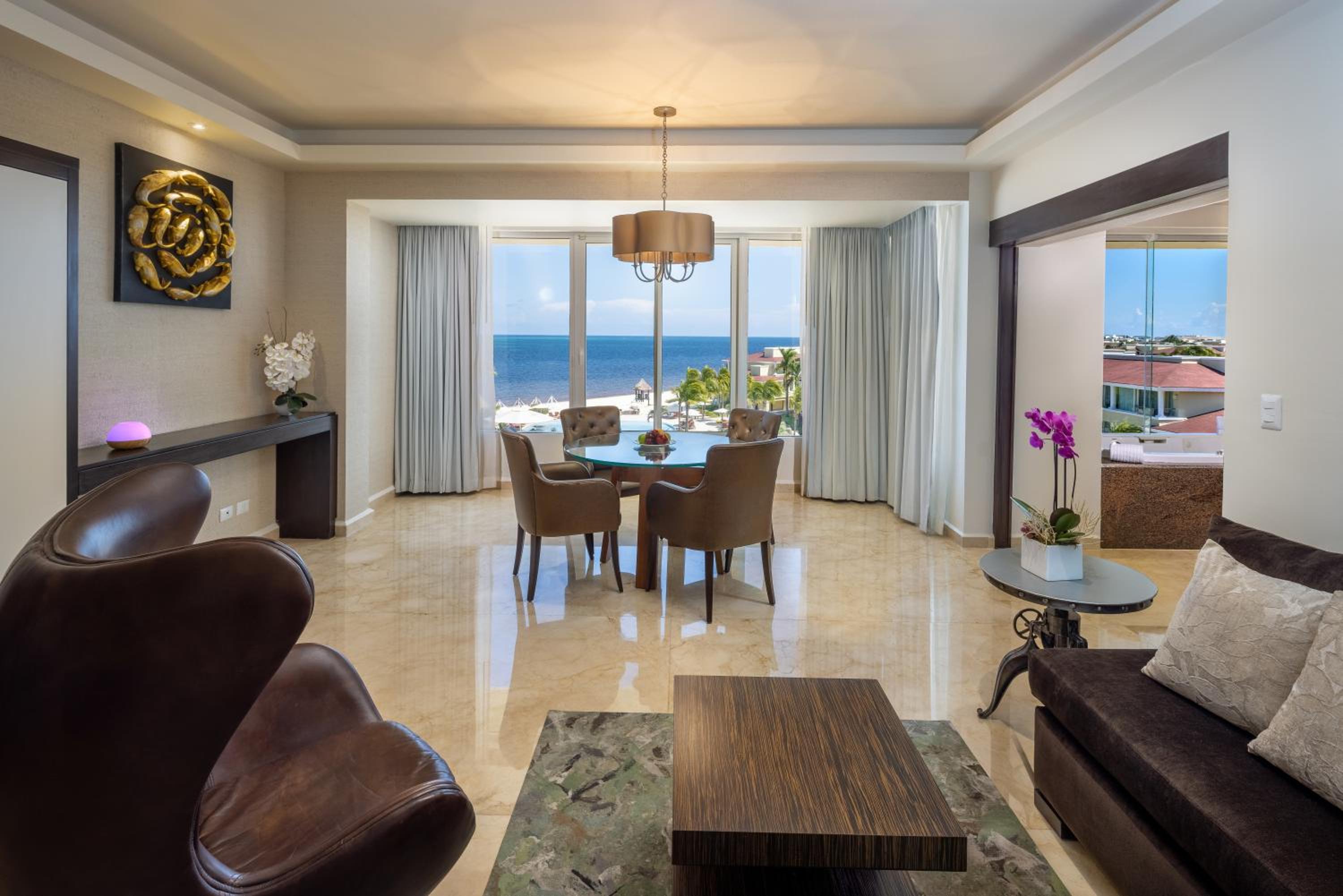 Superior Governor Suite Ocean View - King Size Bed