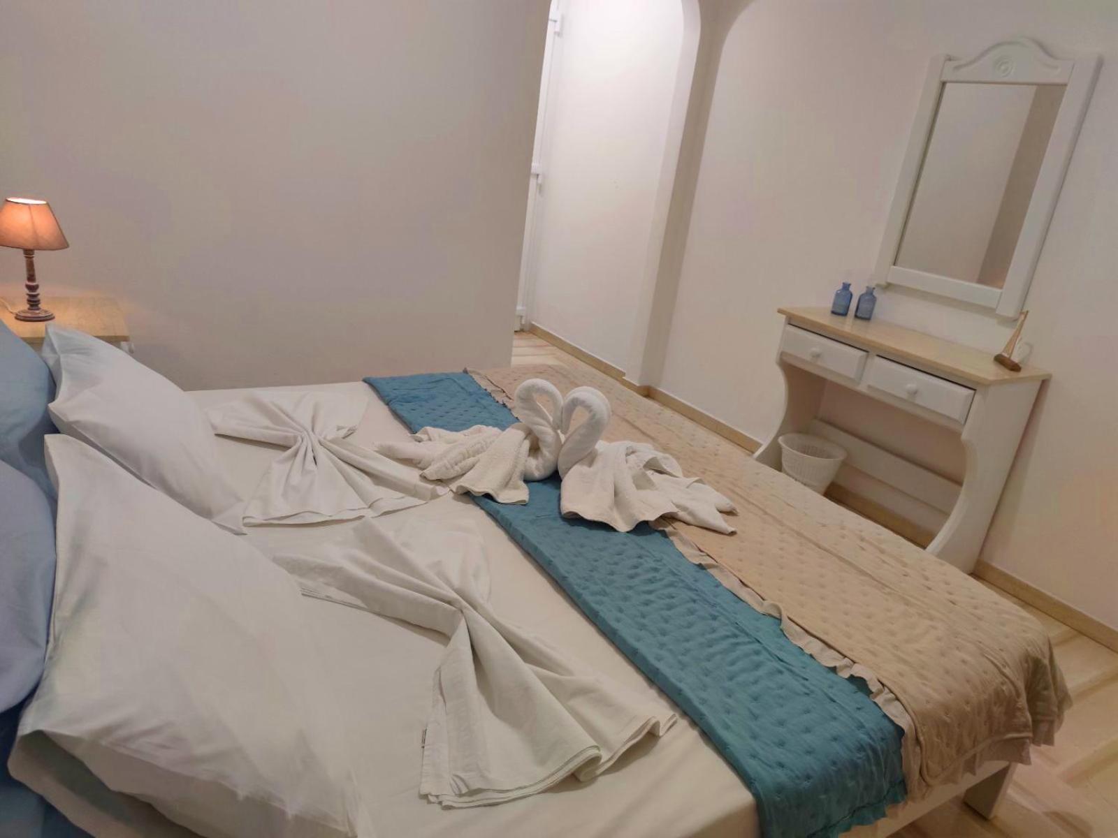 Double or Twin Room - Photo 7