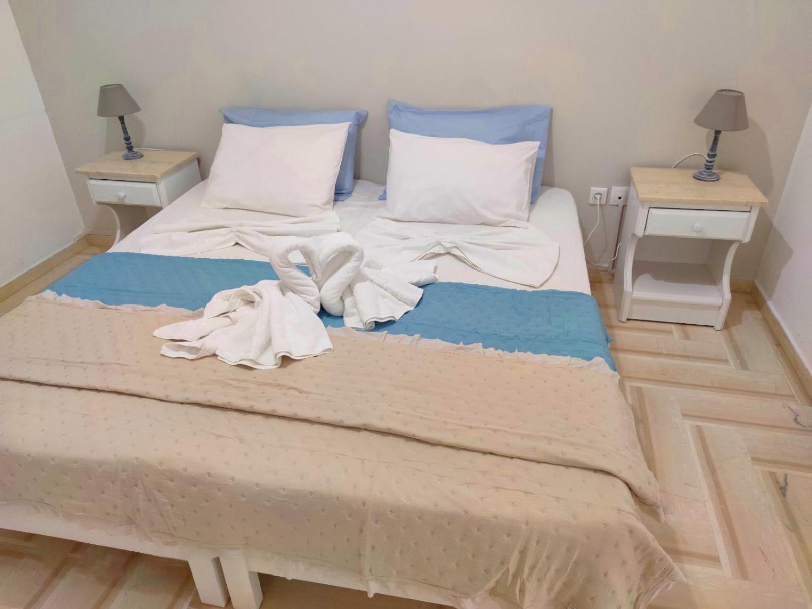 Double or Twin Room - Photo 5