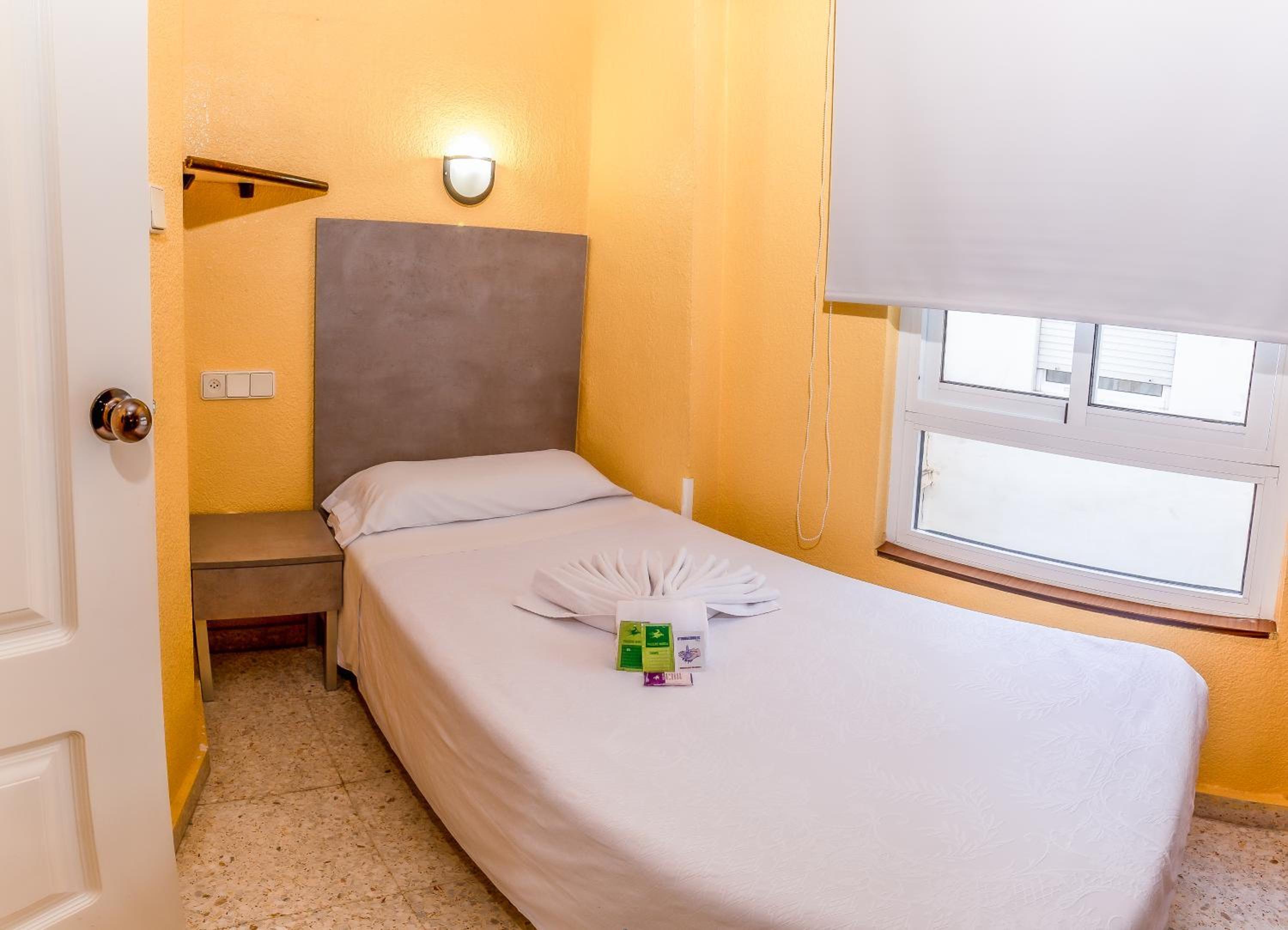 Habitación Estándar con Dos Camas Individuales
