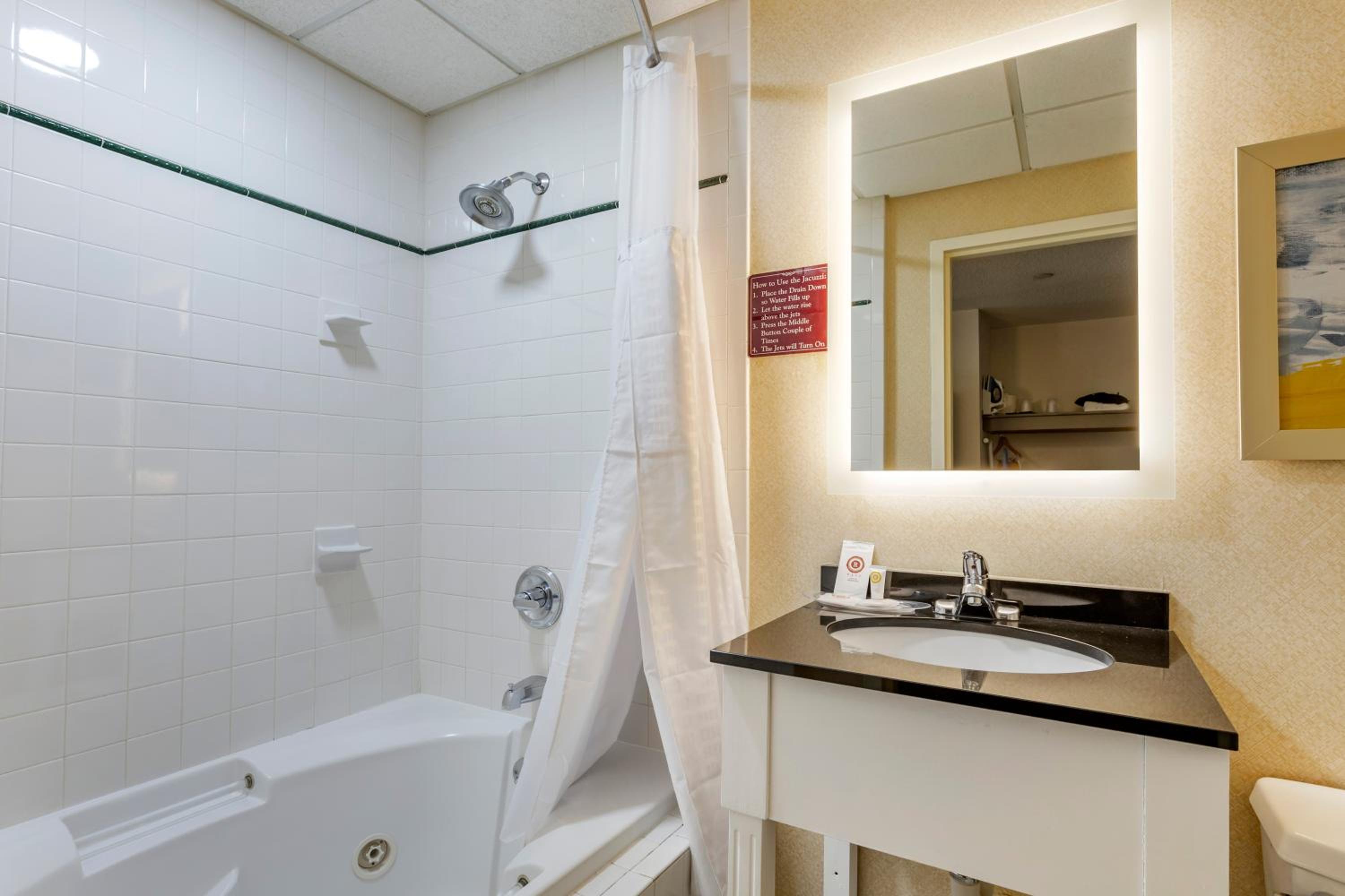 Standard King Room - Non Smoking - Photo 2