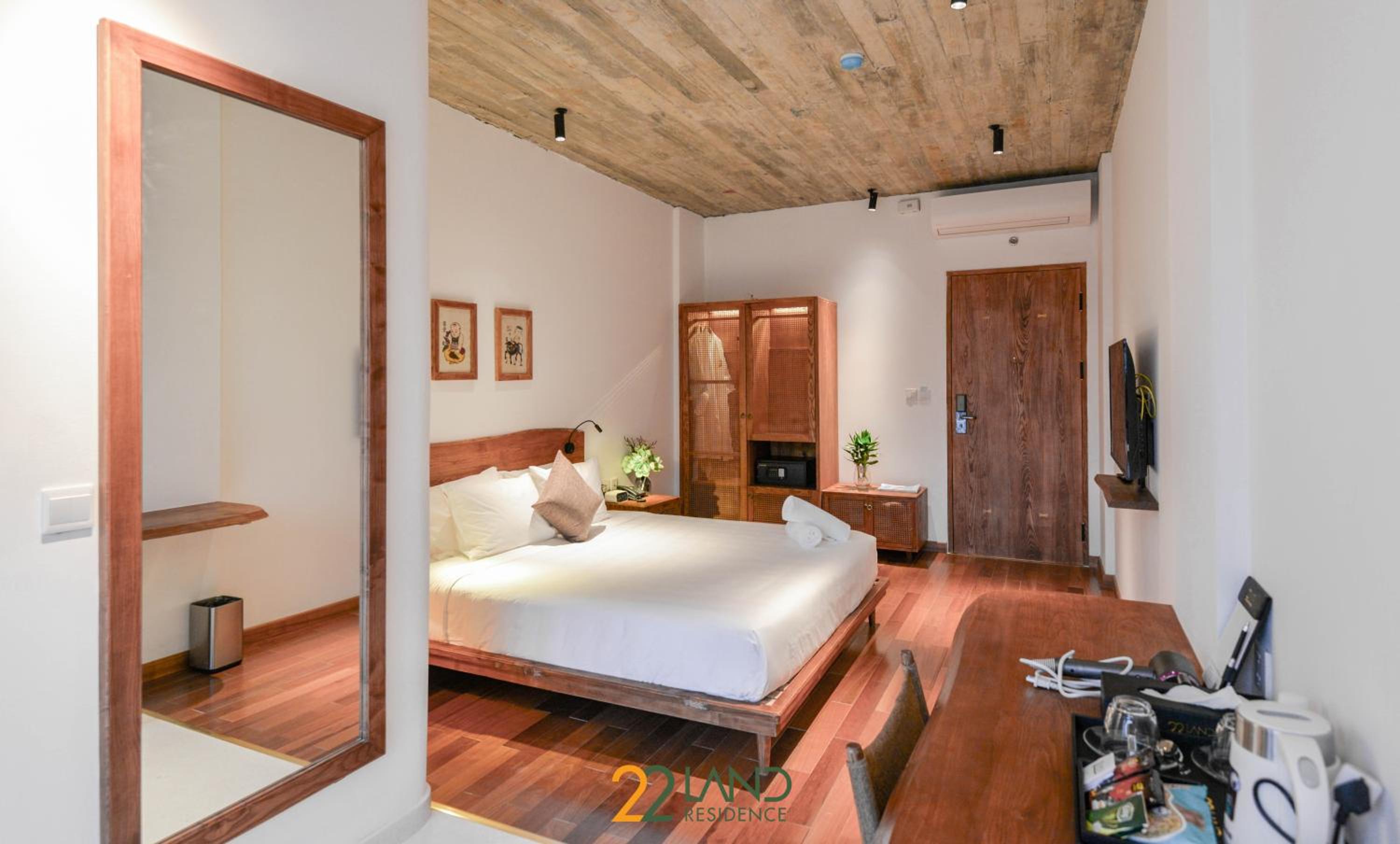 Standard King Room
