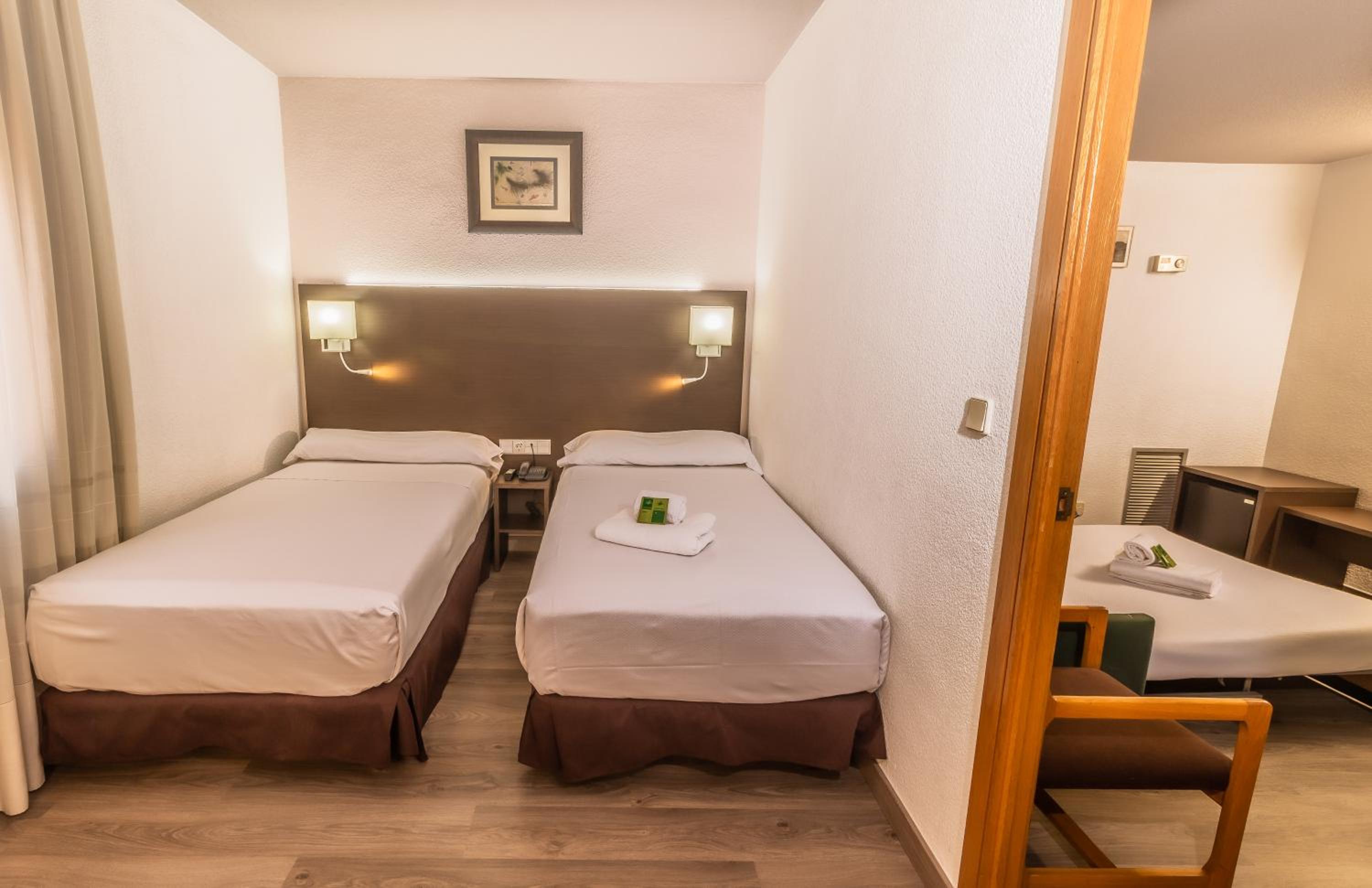 Standard Triple Room - Photo 3