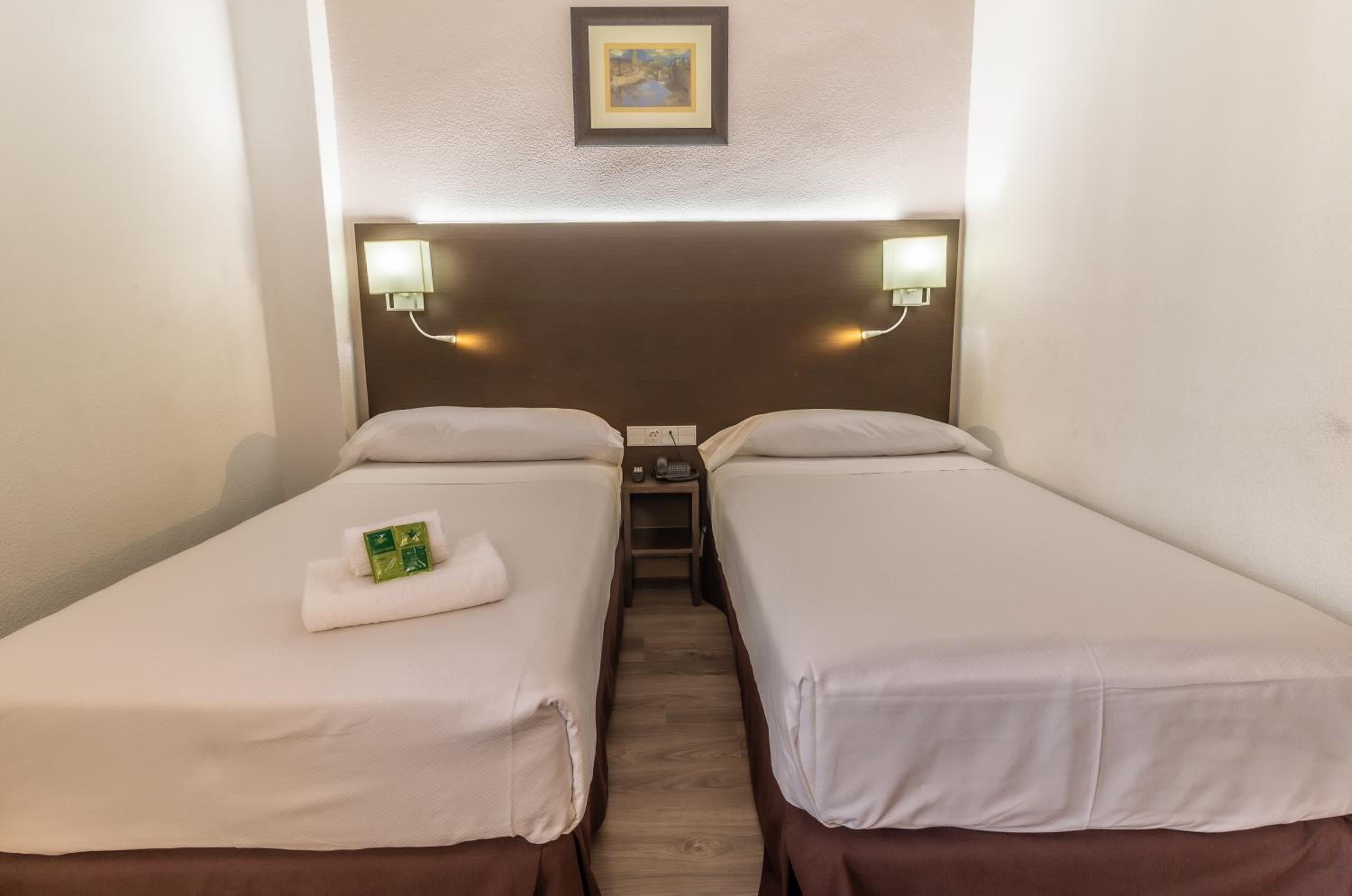 Superior Double Room - Photo 8