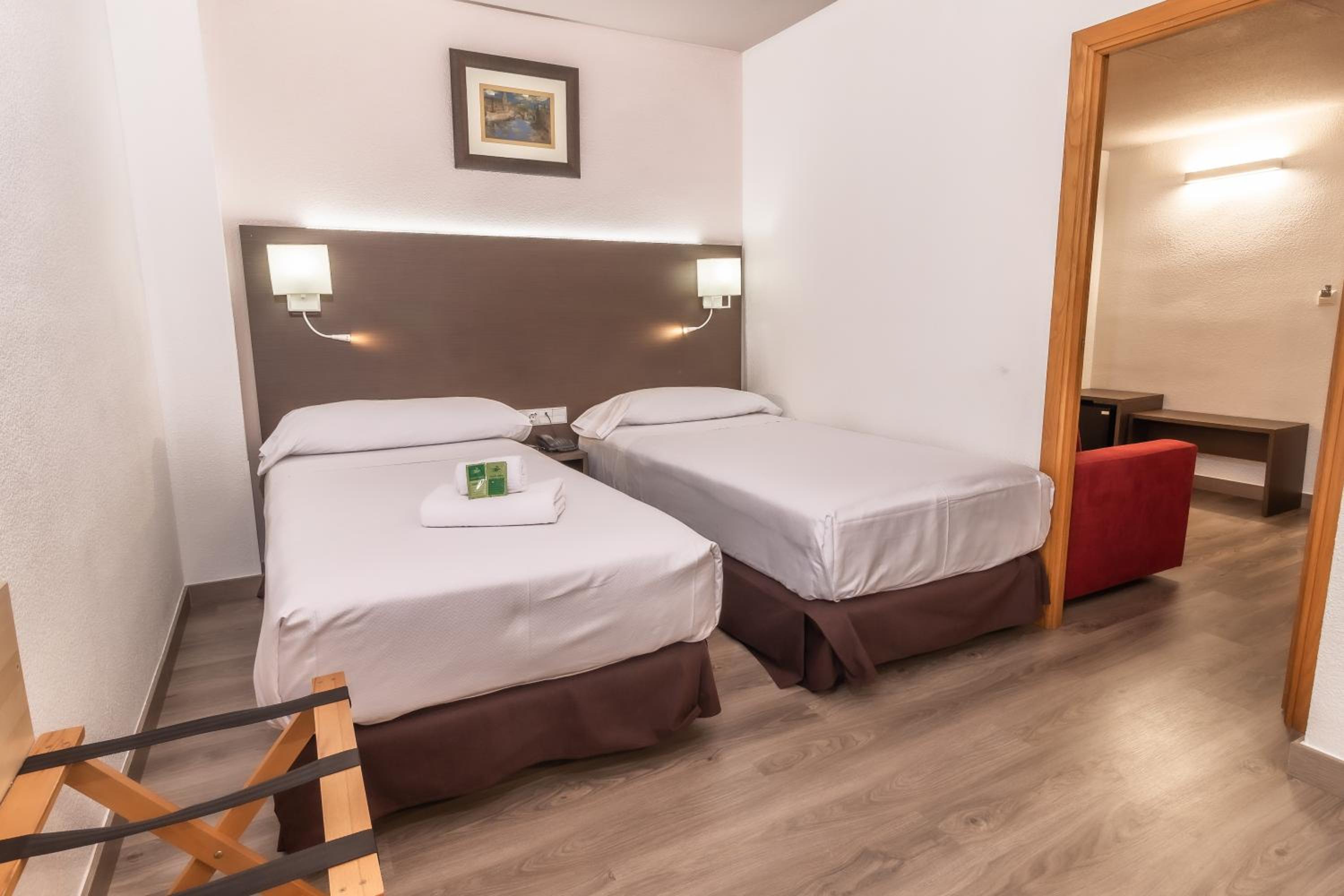 Superior Double Room - Photo 2