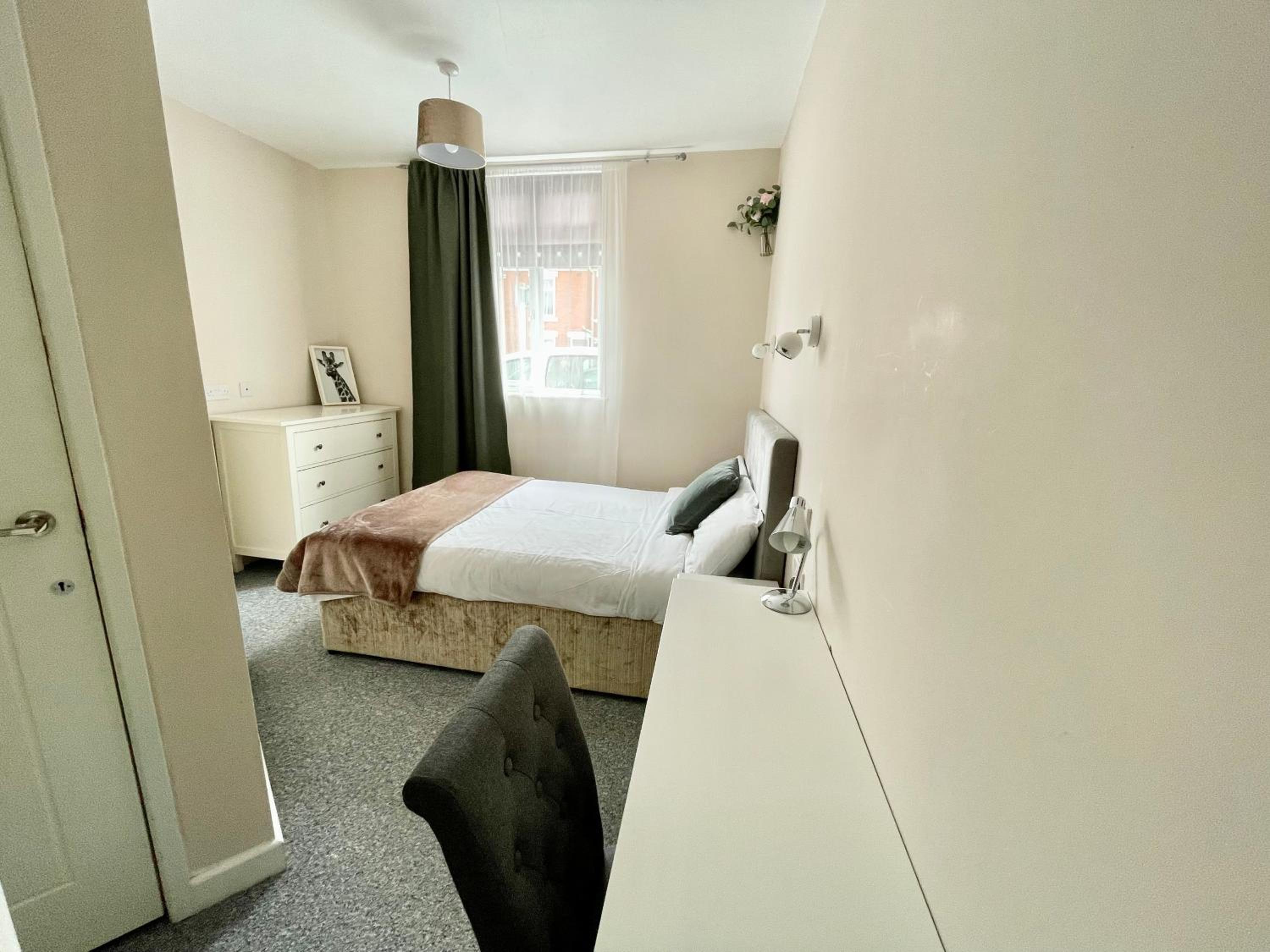 Two-Bedroom Apartment - Photo 15