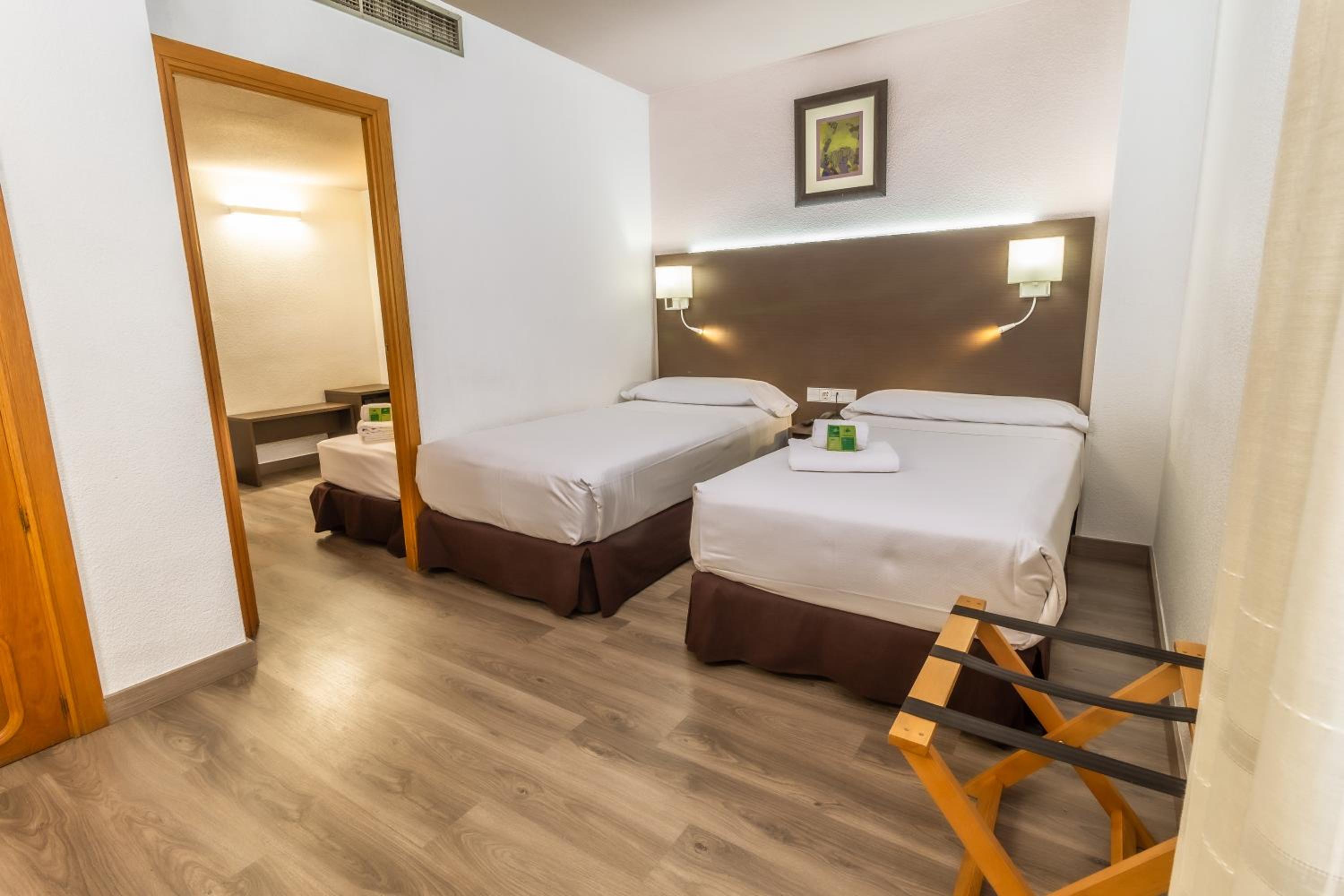 Superior Triple Room - Photo 1