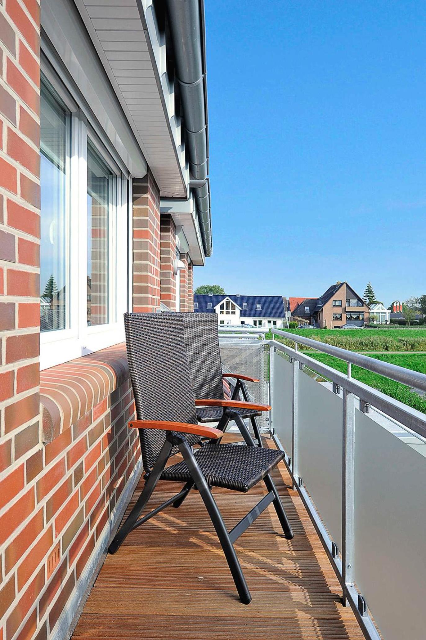 Apartment with Balcony photo 2