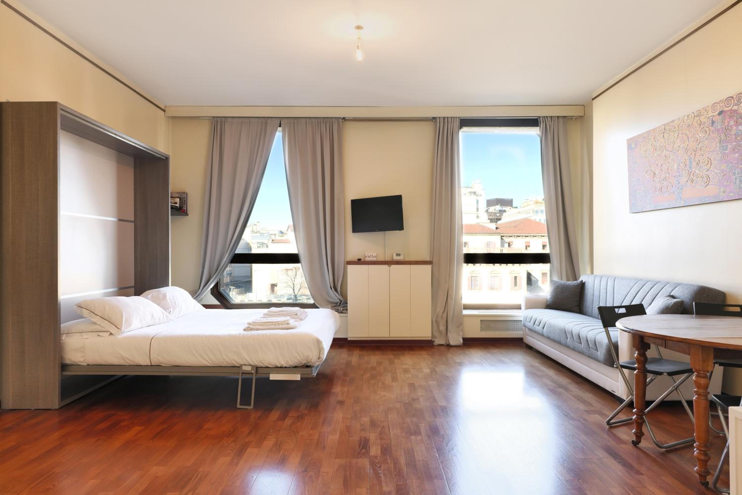 One-Bedroom Apartment