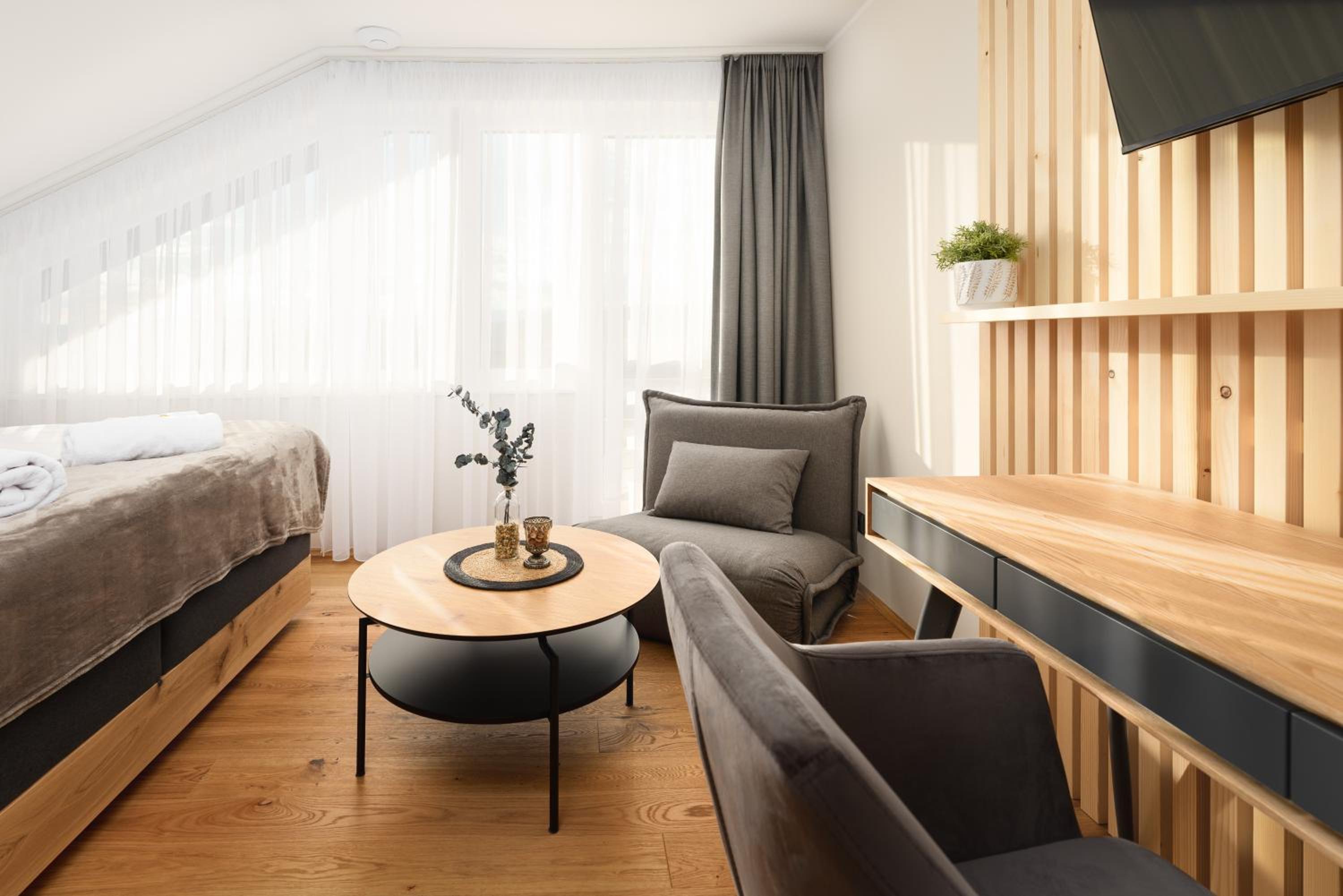 King Room with Mountain View