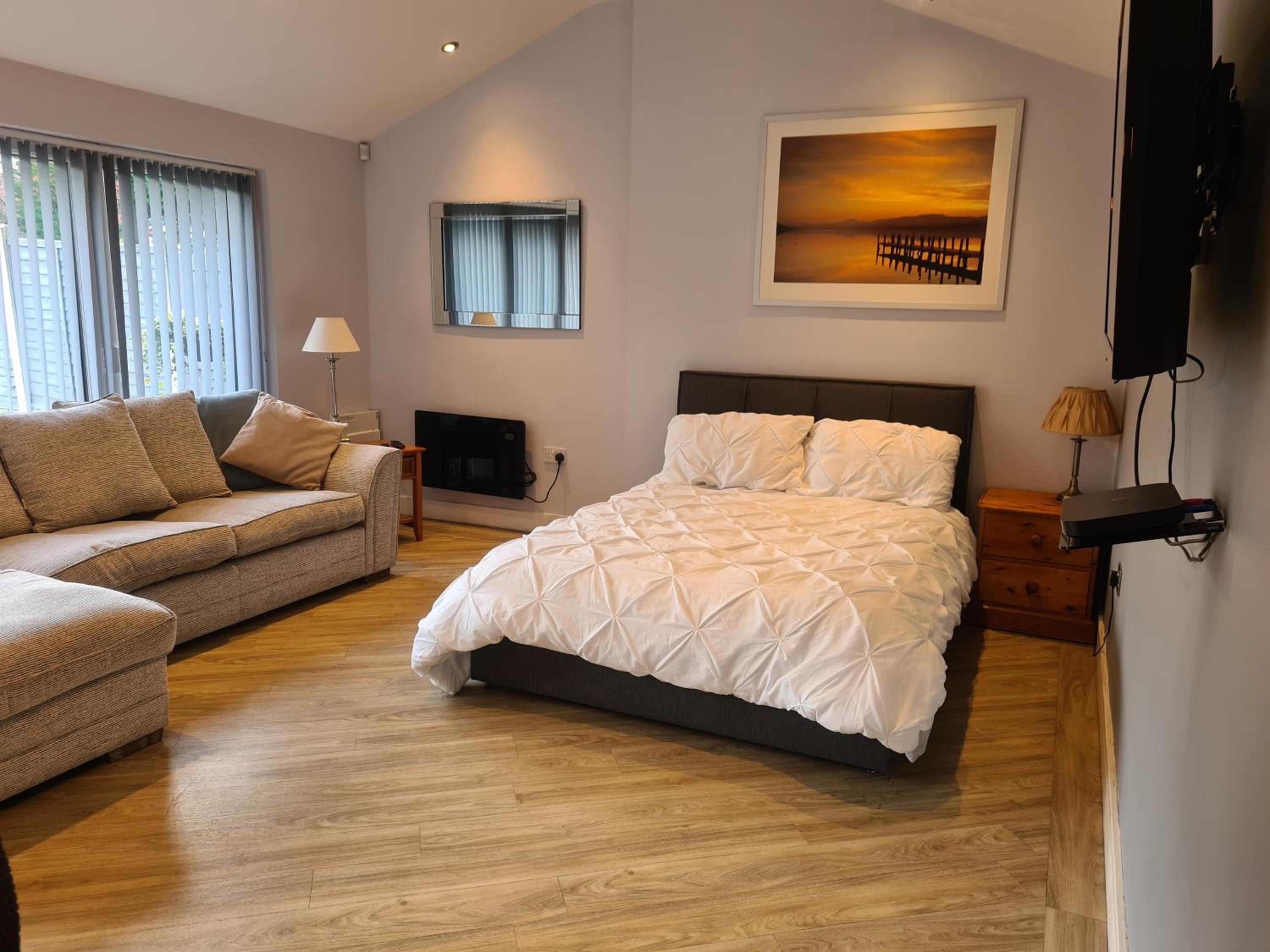 One-Bedroom Apartment - Photo 15