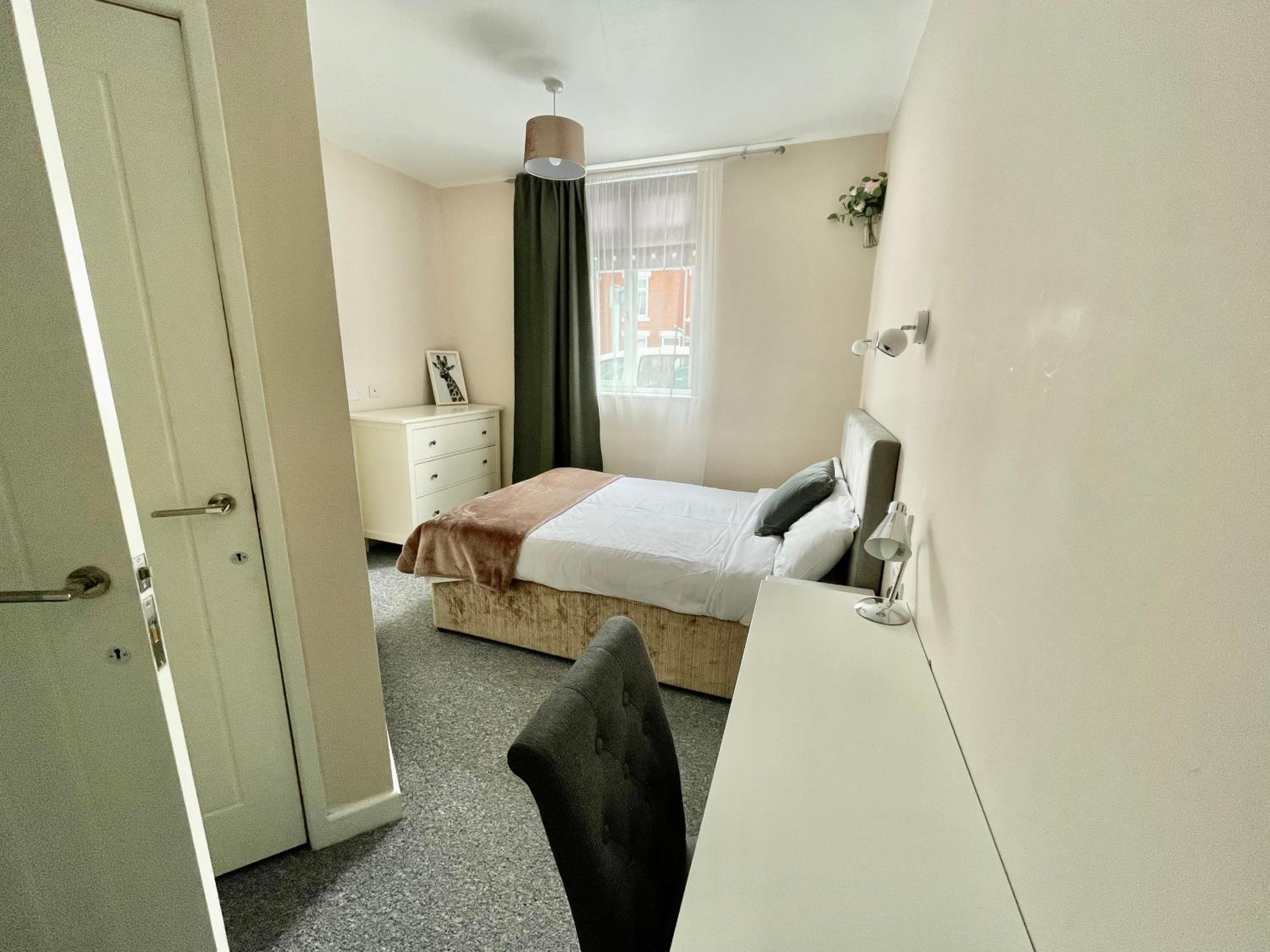 Two-Bedroom Apartment - Photo 9