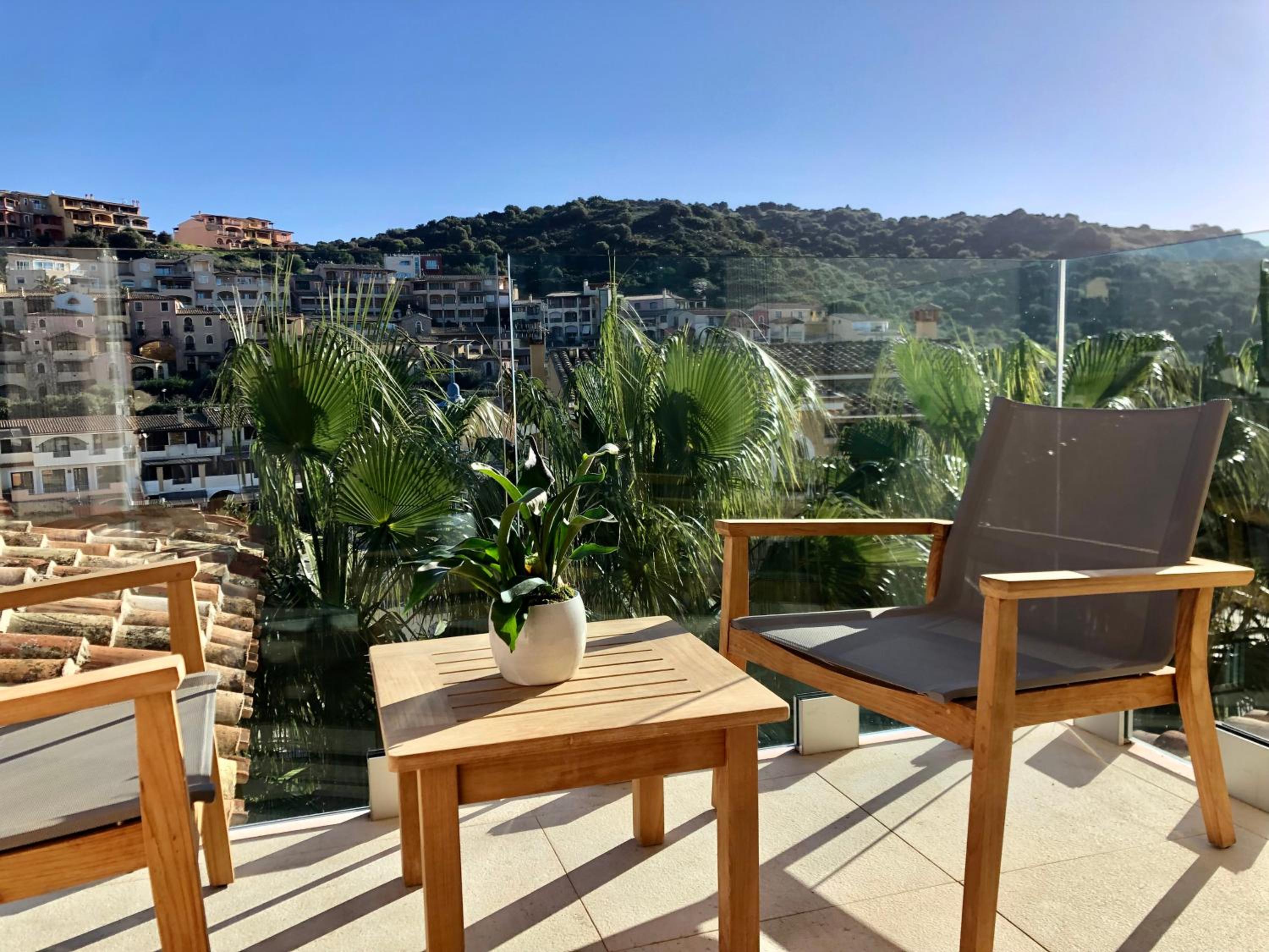 Double or Twin Room with Partial Sea View - Photo 7