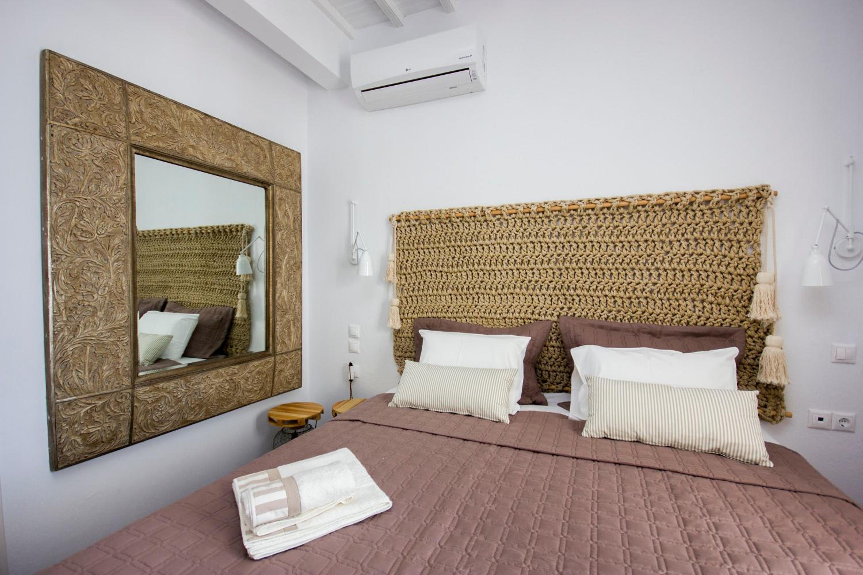 Four-Bedroom Villa with Private Pool, Hot Tub and Sea View photo 1