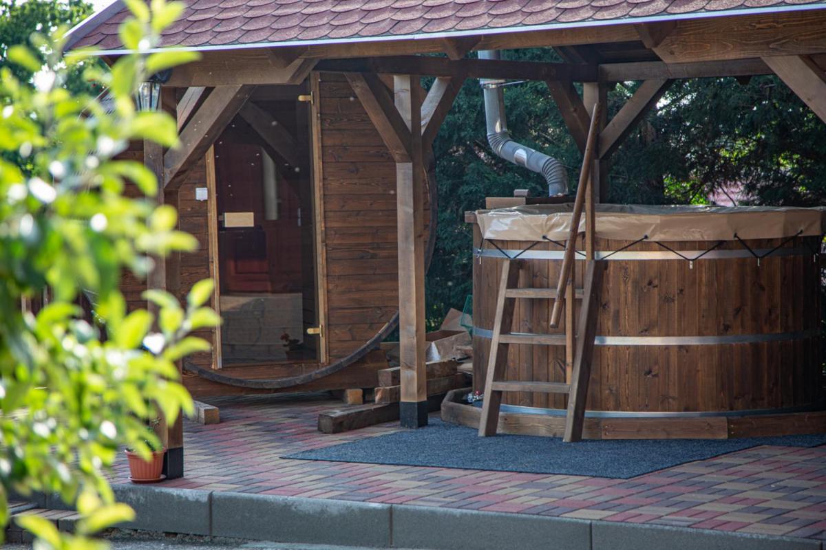 Four-Bedroom House - Photo 2