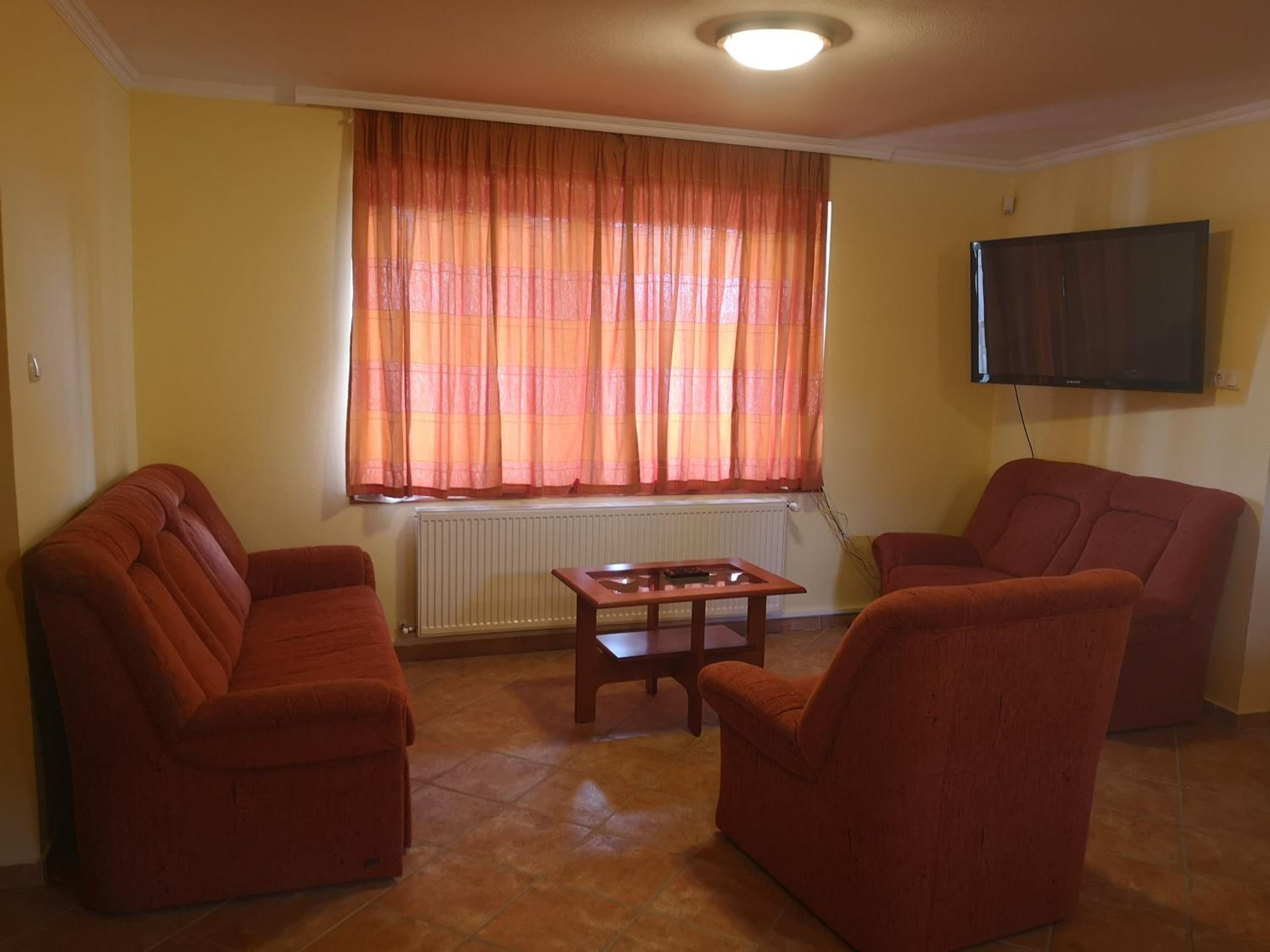 Four-Bedroom House - Photo 5