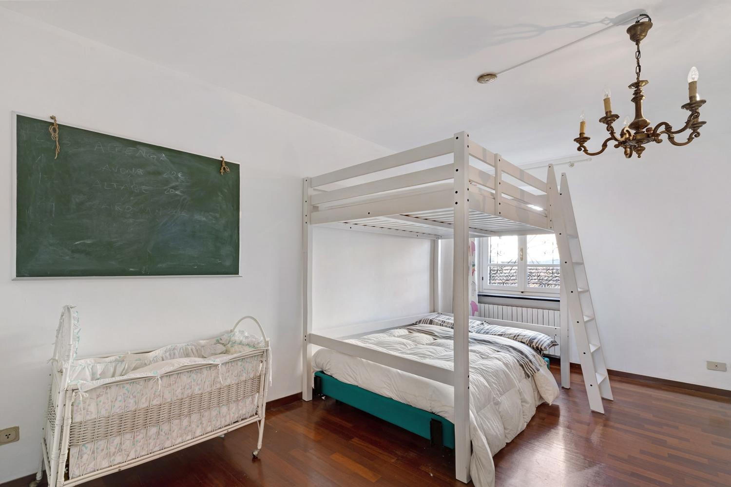 Three-Bedroom Premium Apartment with Balcony photo 3