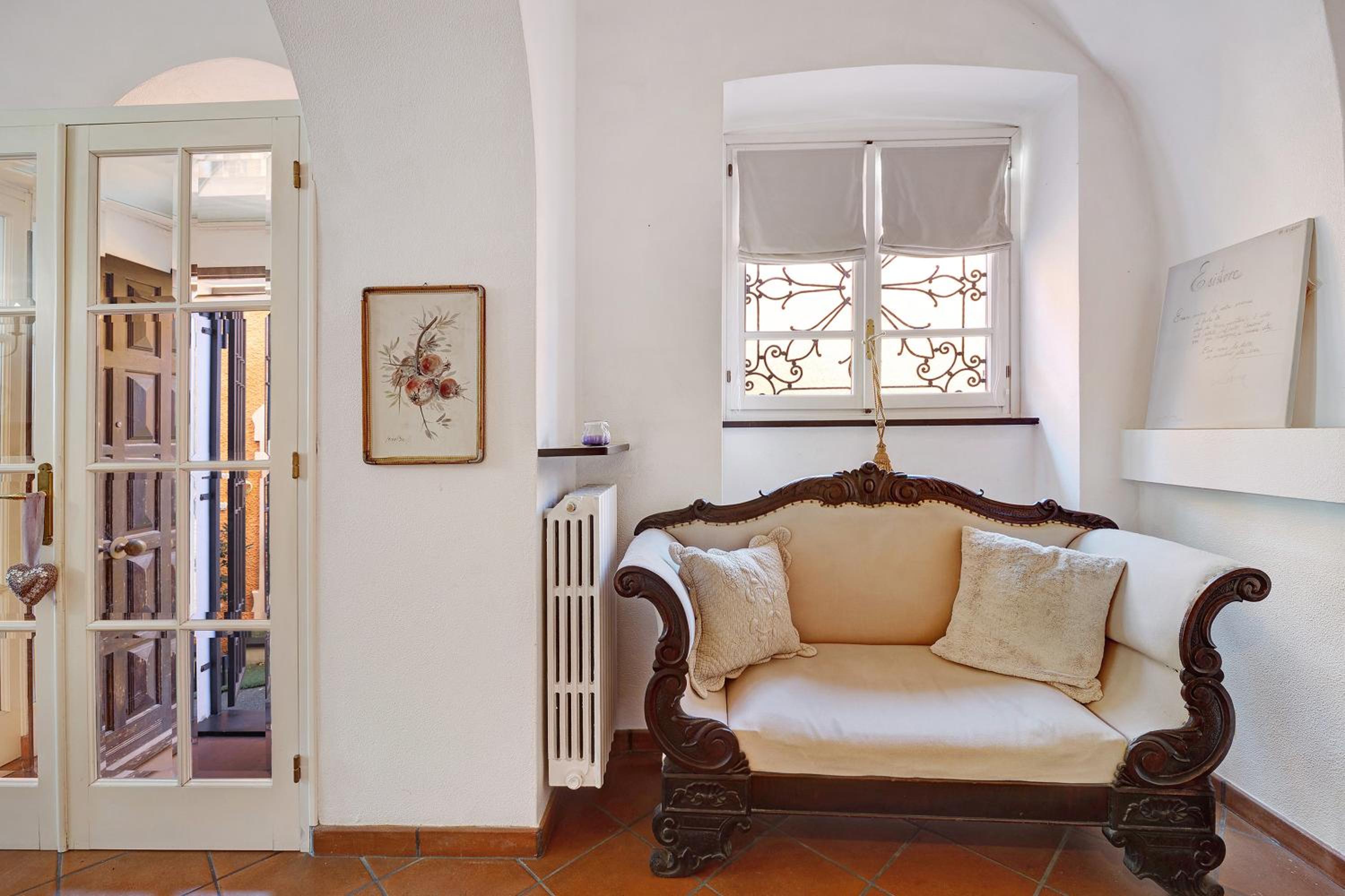 Three-Bedroom Premium Apartment with Balcony photo 2