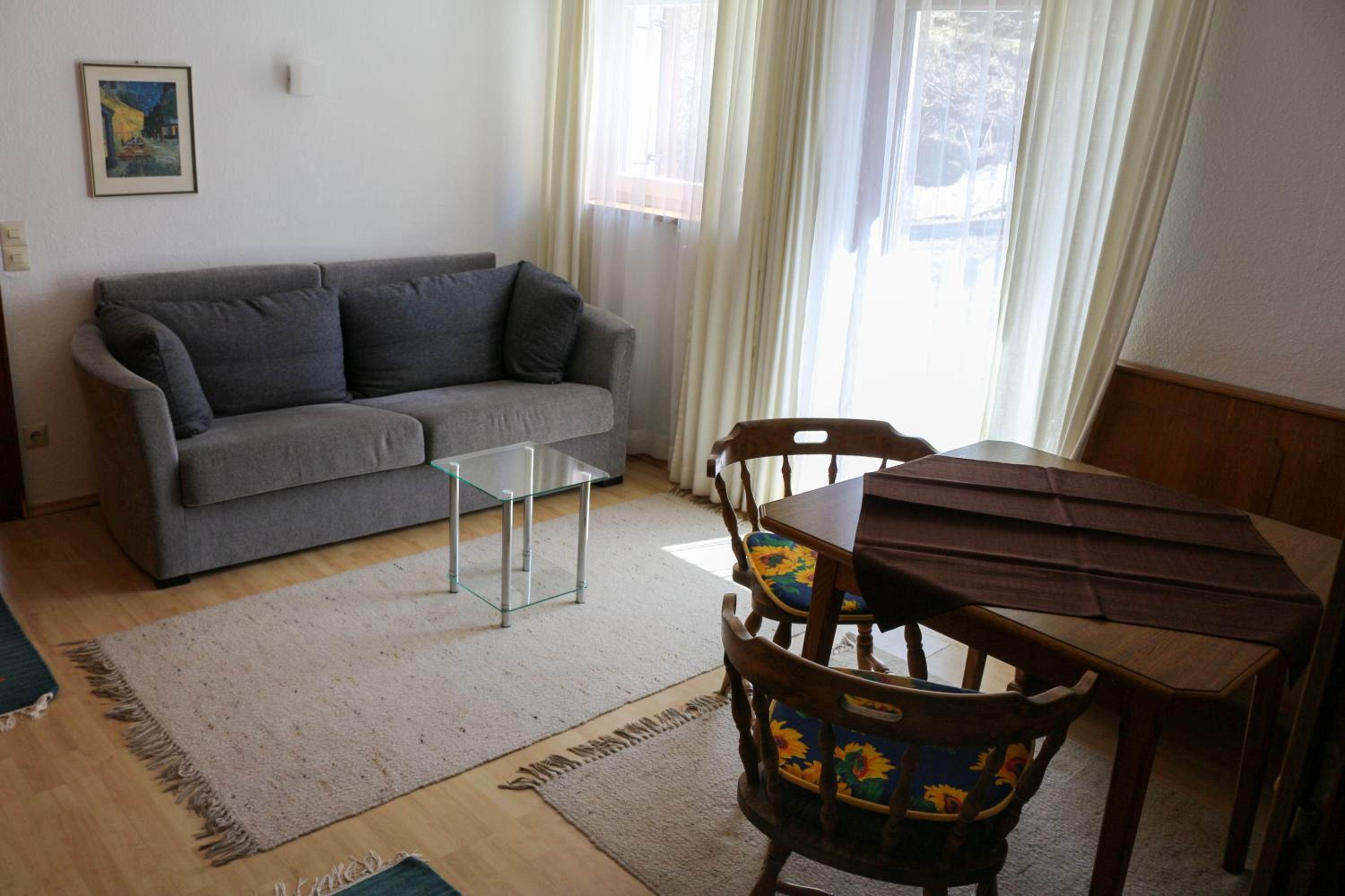 One-Bedroom Apartment photo 2