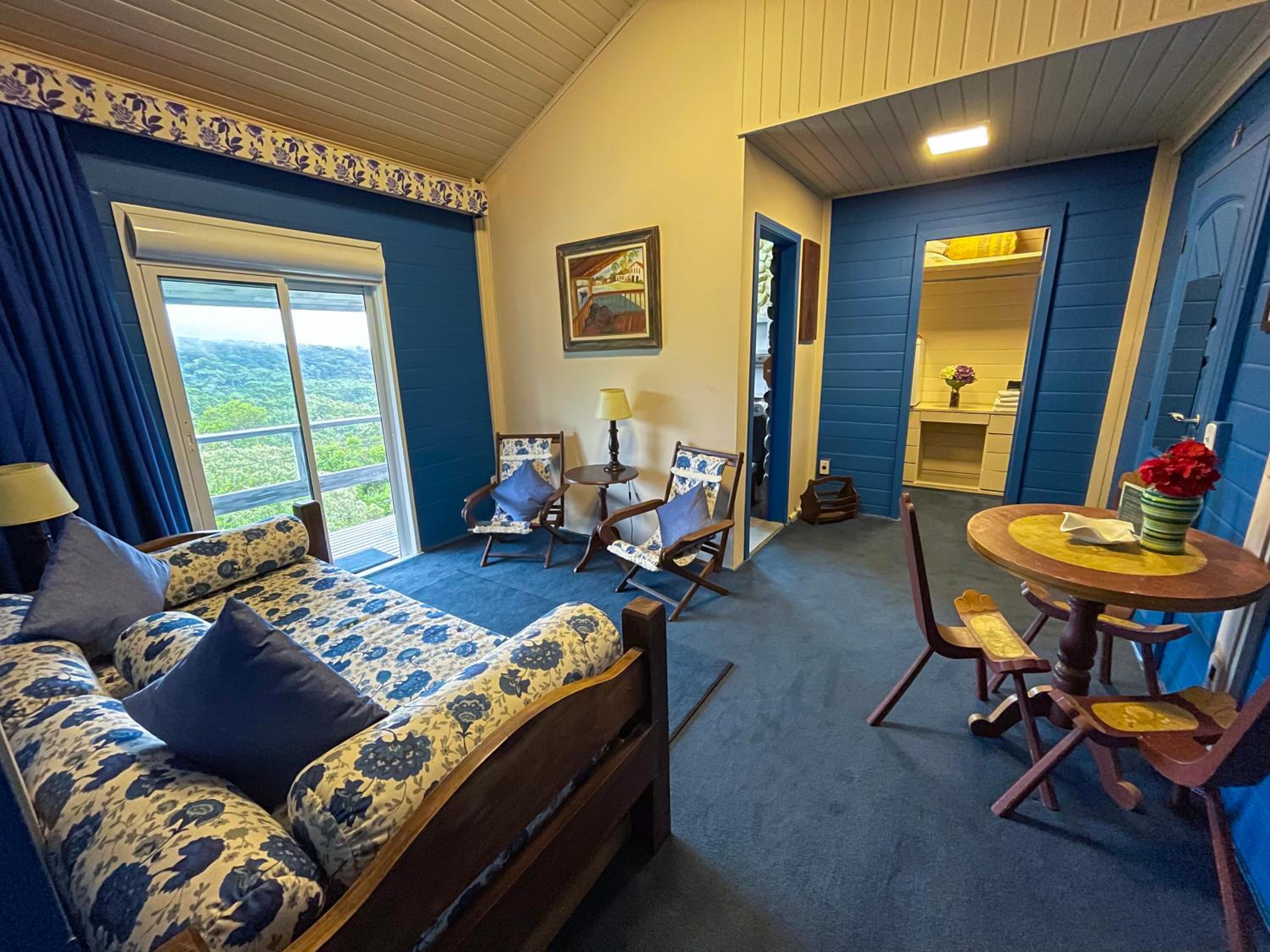 Suite with Balcony - Photo 2