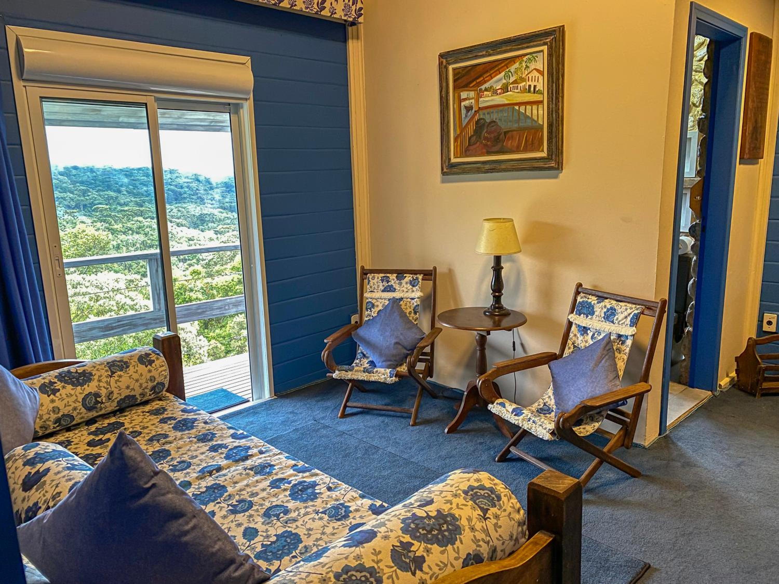 Suite with Balcony - Photo 4